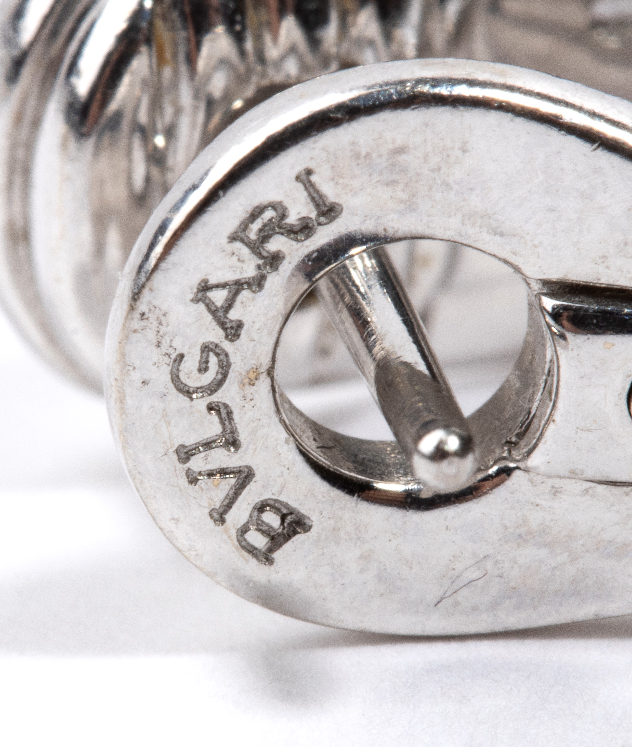 Collezione Parentesi: paio di orecchini in oro bianco