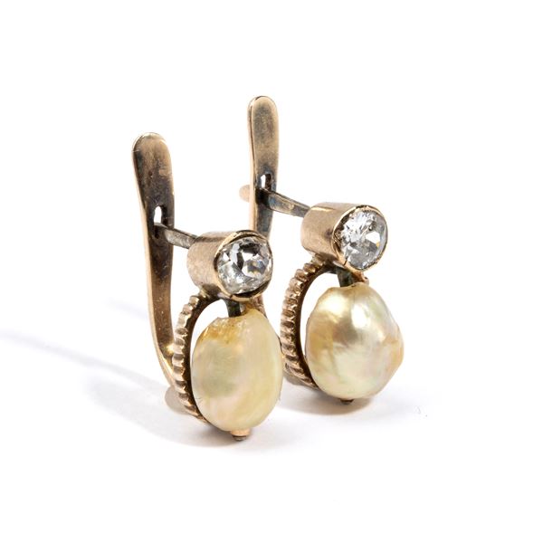 Natural pearl and diamonds gold earrings