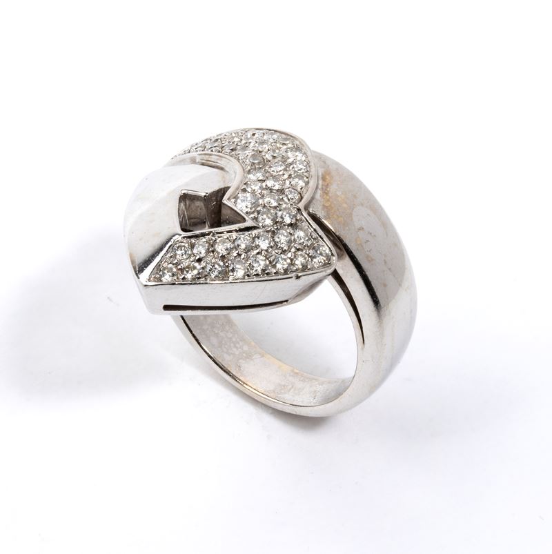 Anello in oro con diamanti