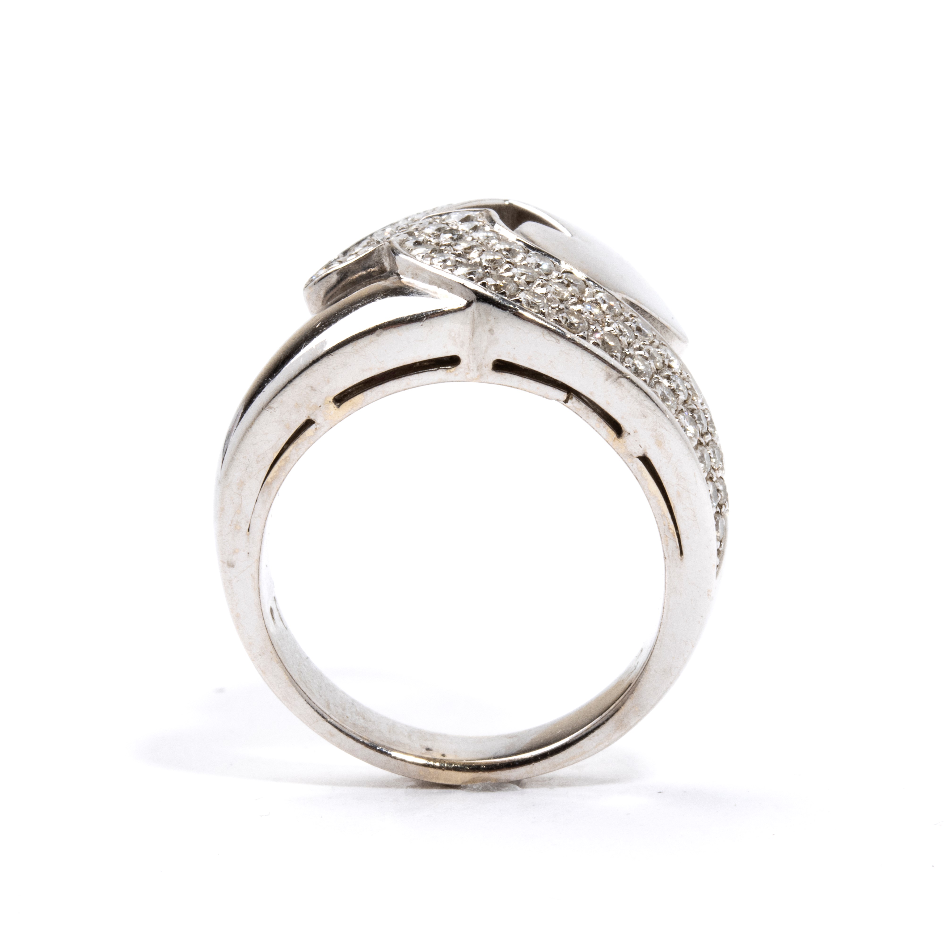 Anello in oro con diamanti