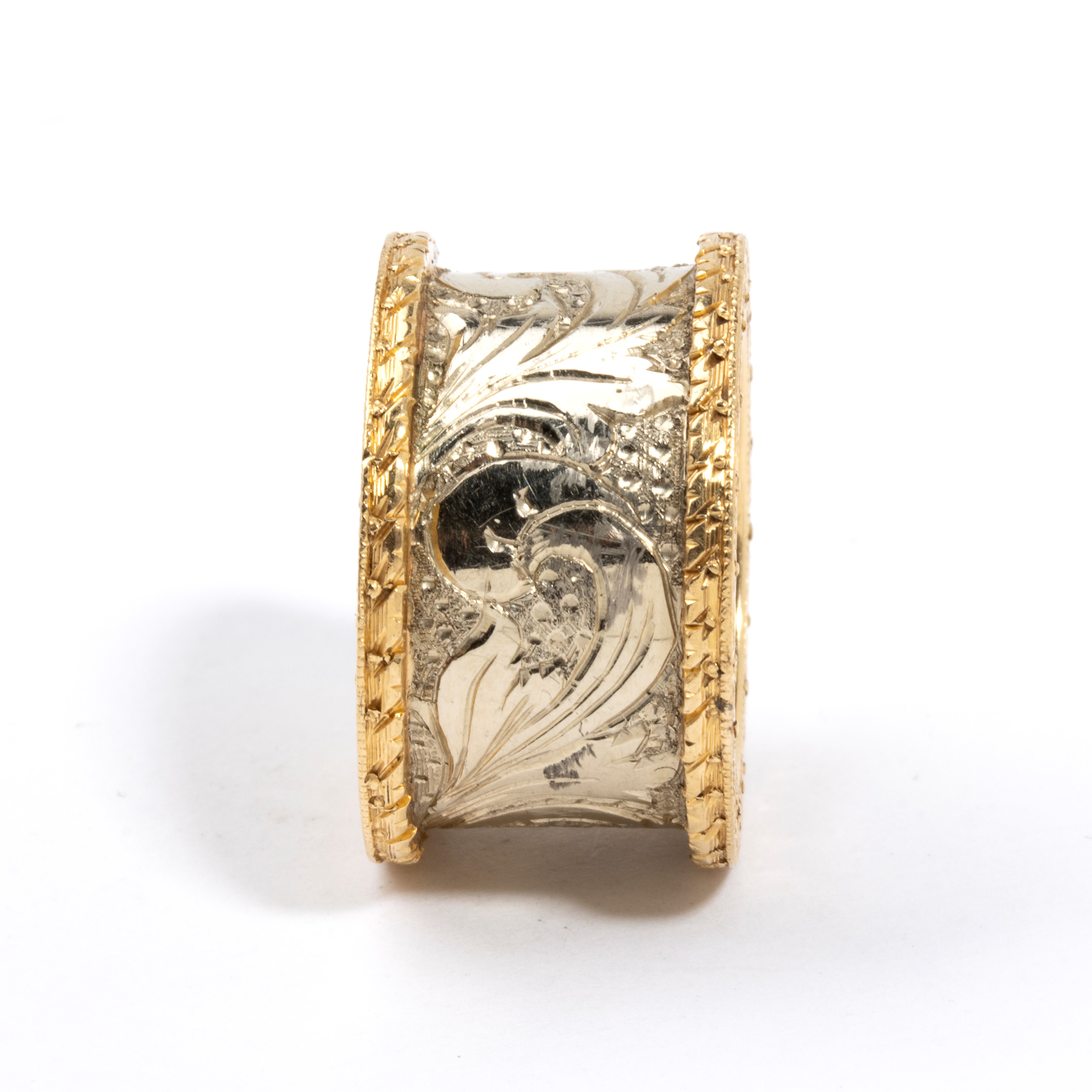 Anello a fascia in oro