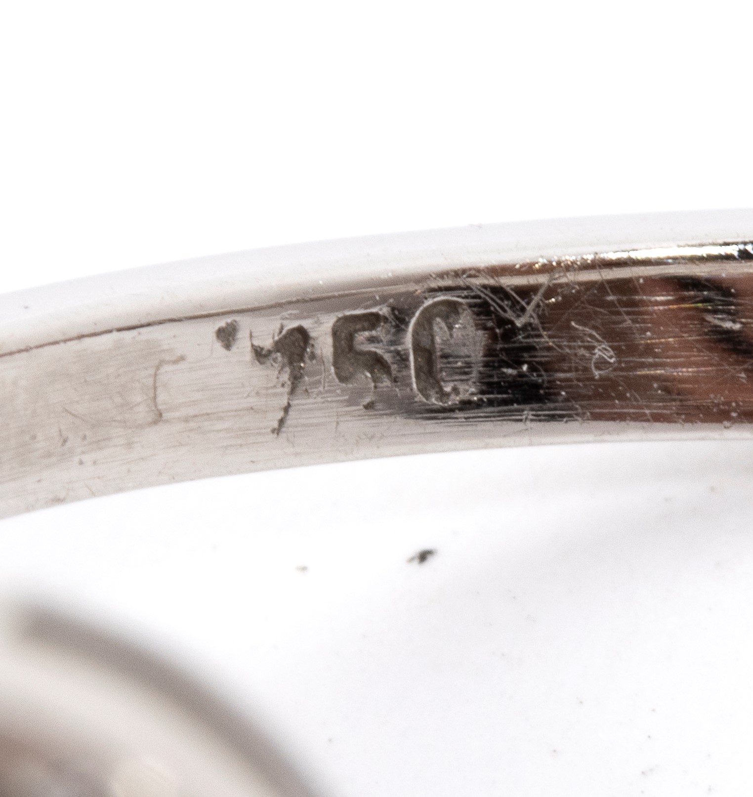 Anello in oro con diamanti