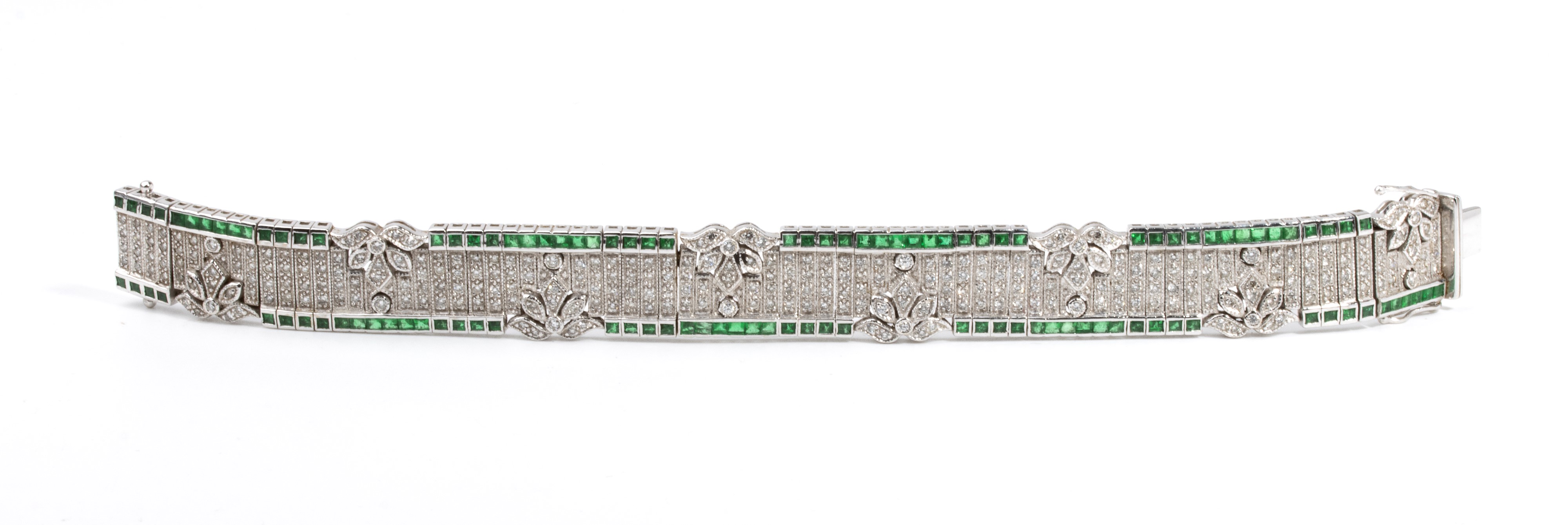 Bracciale in oro bianco 18k con diamanti e smeraldi, anni '30