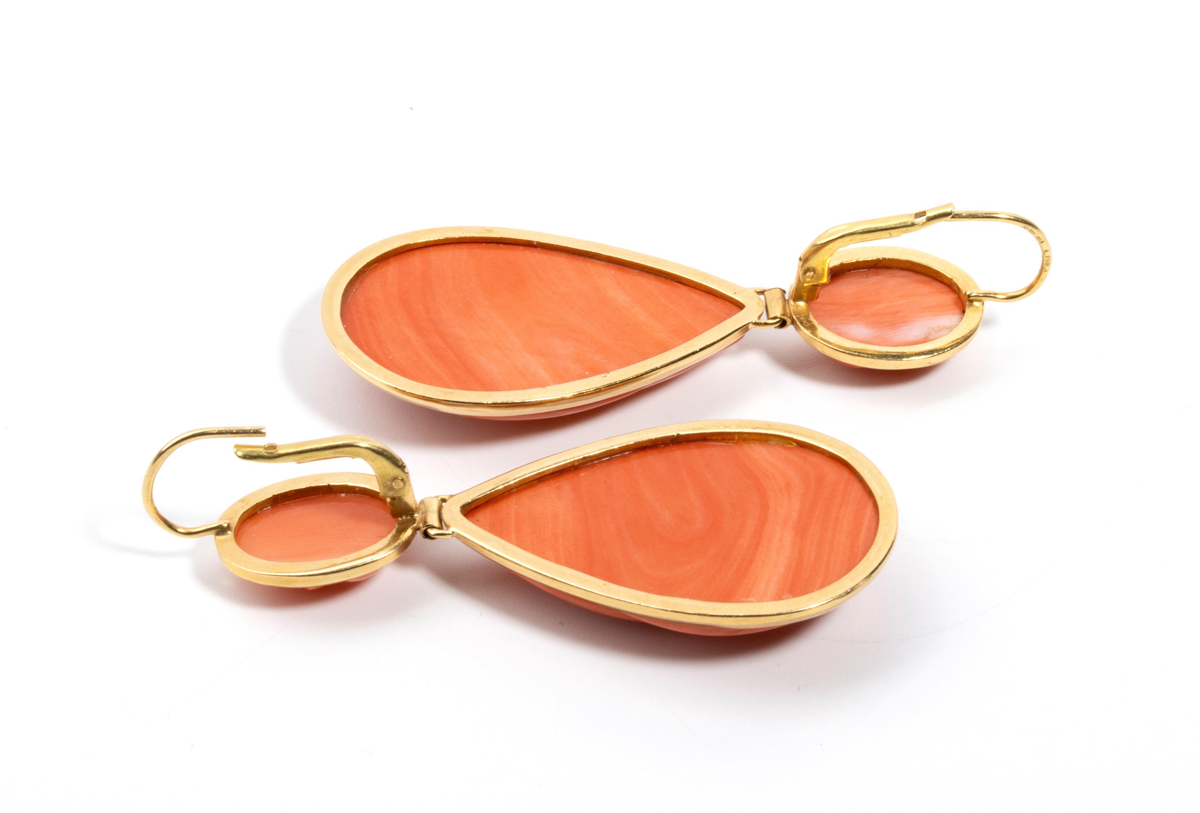 Orecchini in oro con corallo