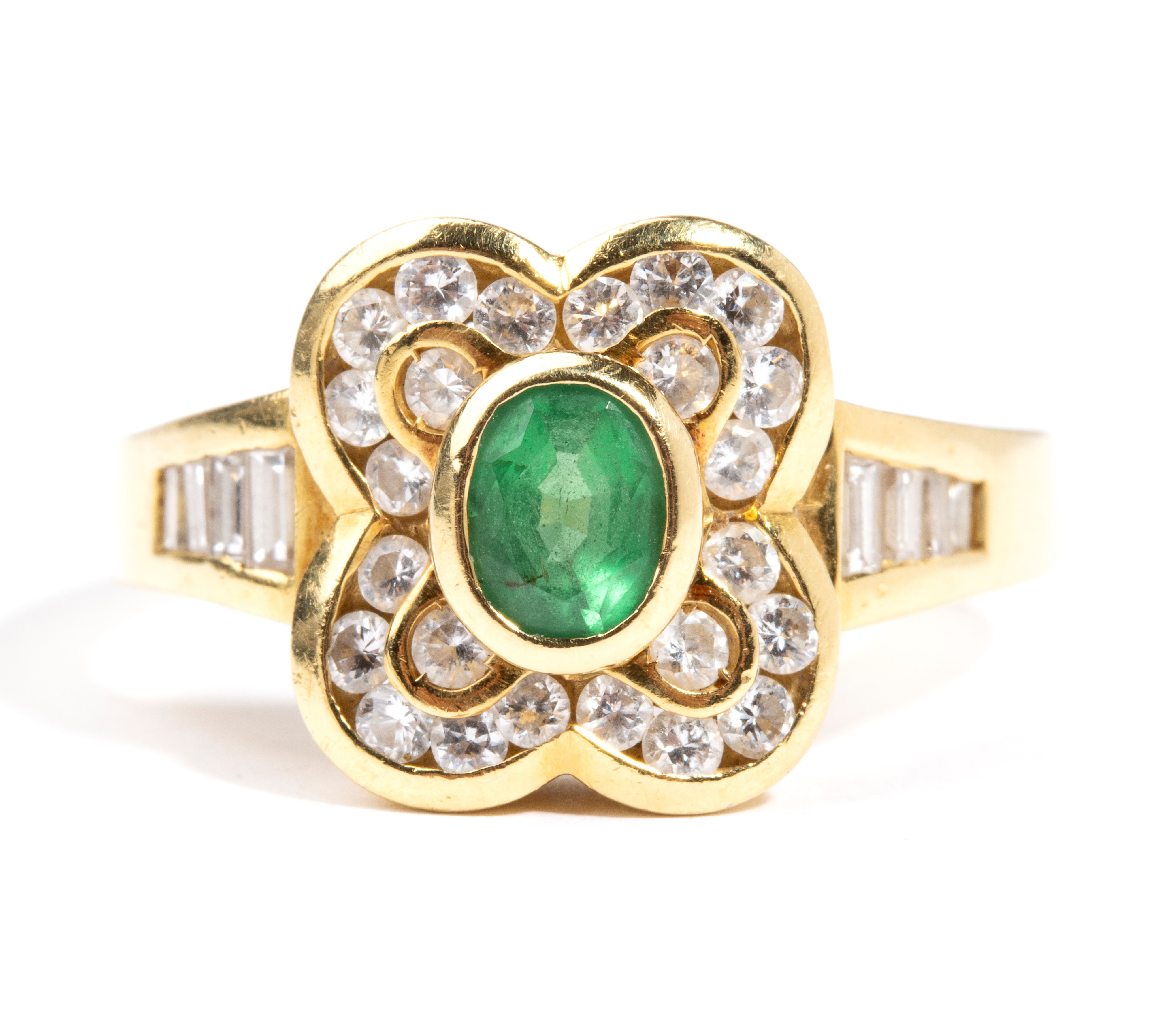 Anello in oro con smearldo e diamanti