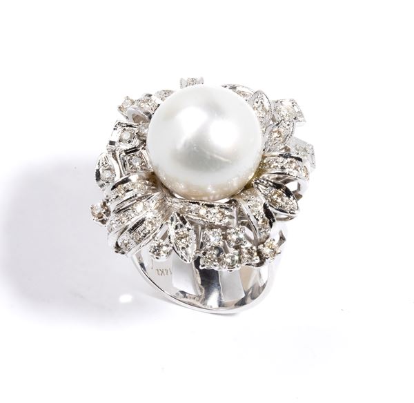 Anello in oro con diamanti e perla Australiana