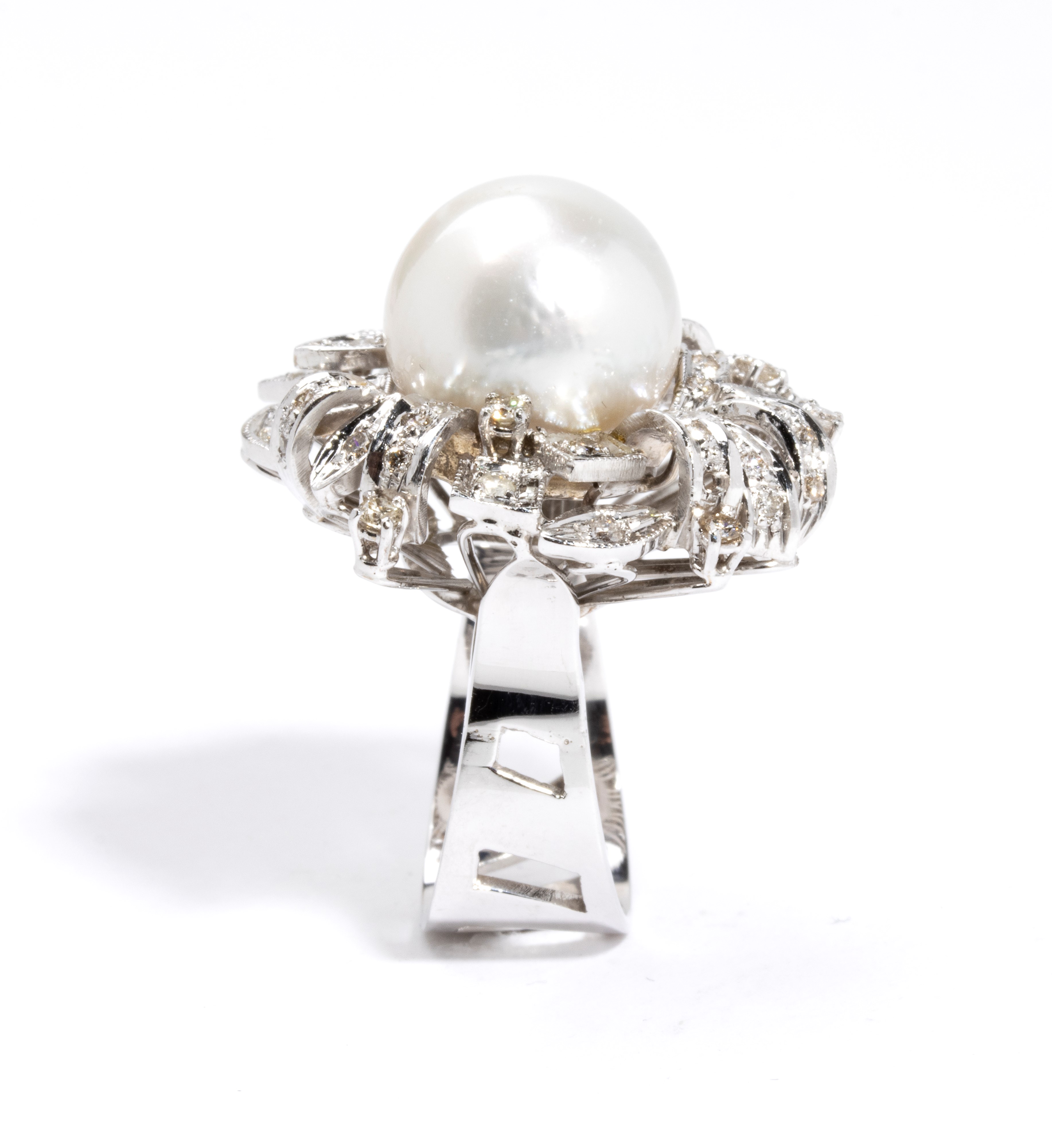 Anello in oro con diamanti e perla Australiana