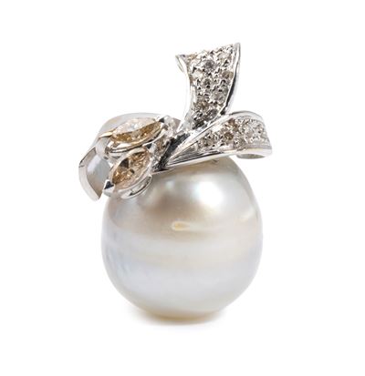 Pendente in oro bianco con perla australiana e diamanti