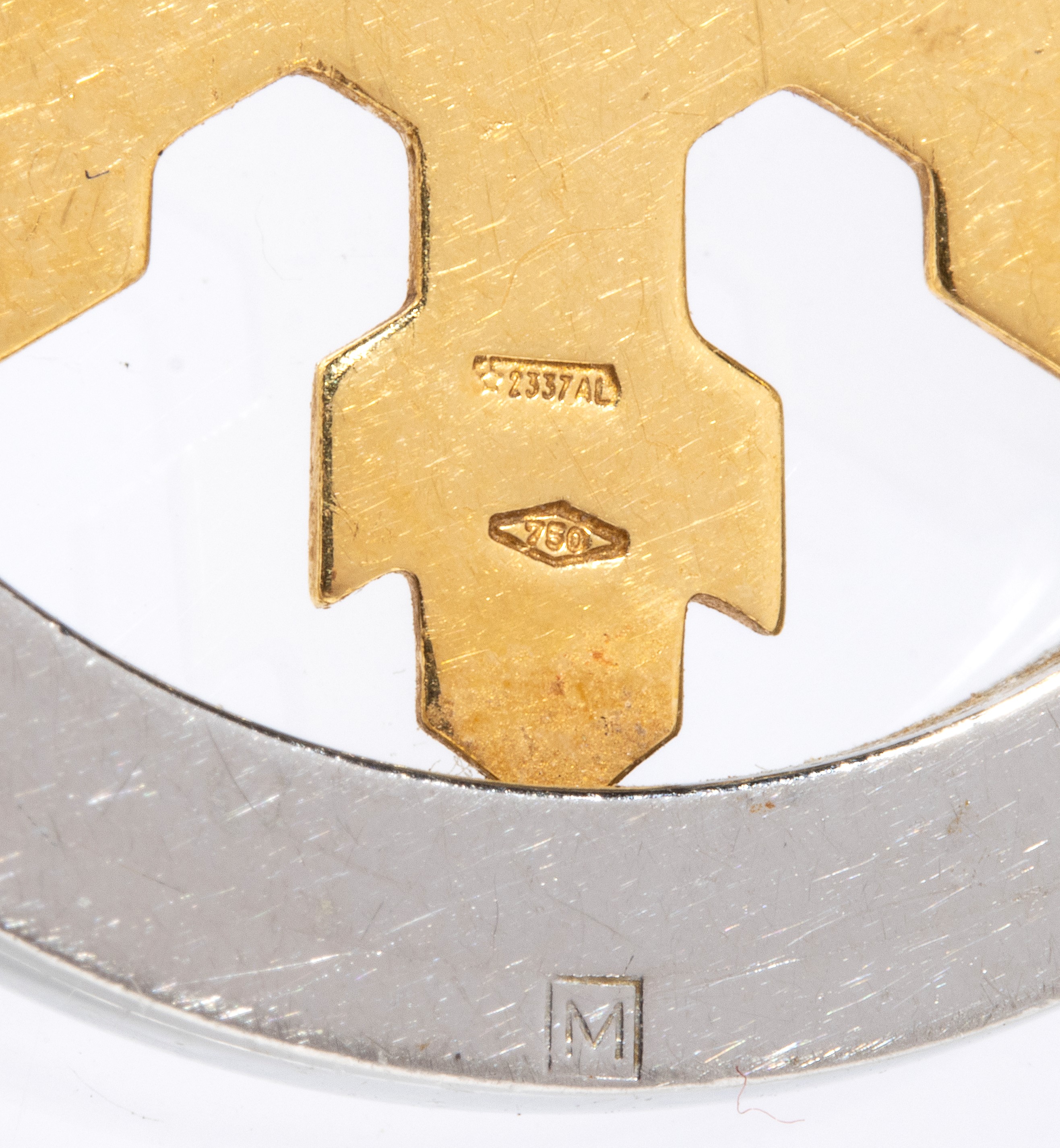 Collezione Tondo: girocollo in cuoio con pendente in acciaio ed oro