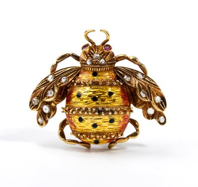 Spilla a forma di coccinella, oro giallo 18k con smalti policromi, diamanti taglio a rosa e rubin...