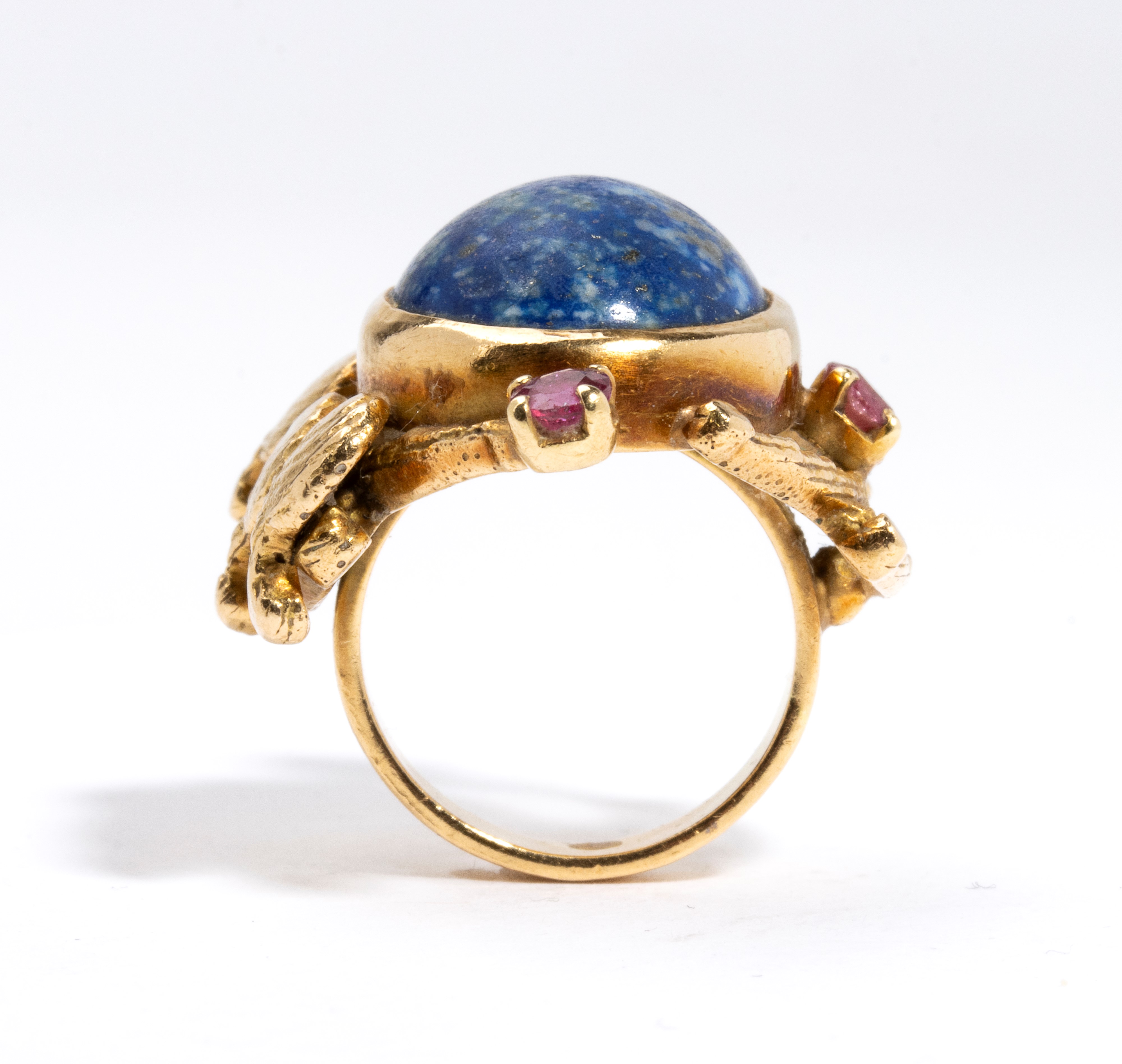 Anello in oro con lapislazzuli e rubini
