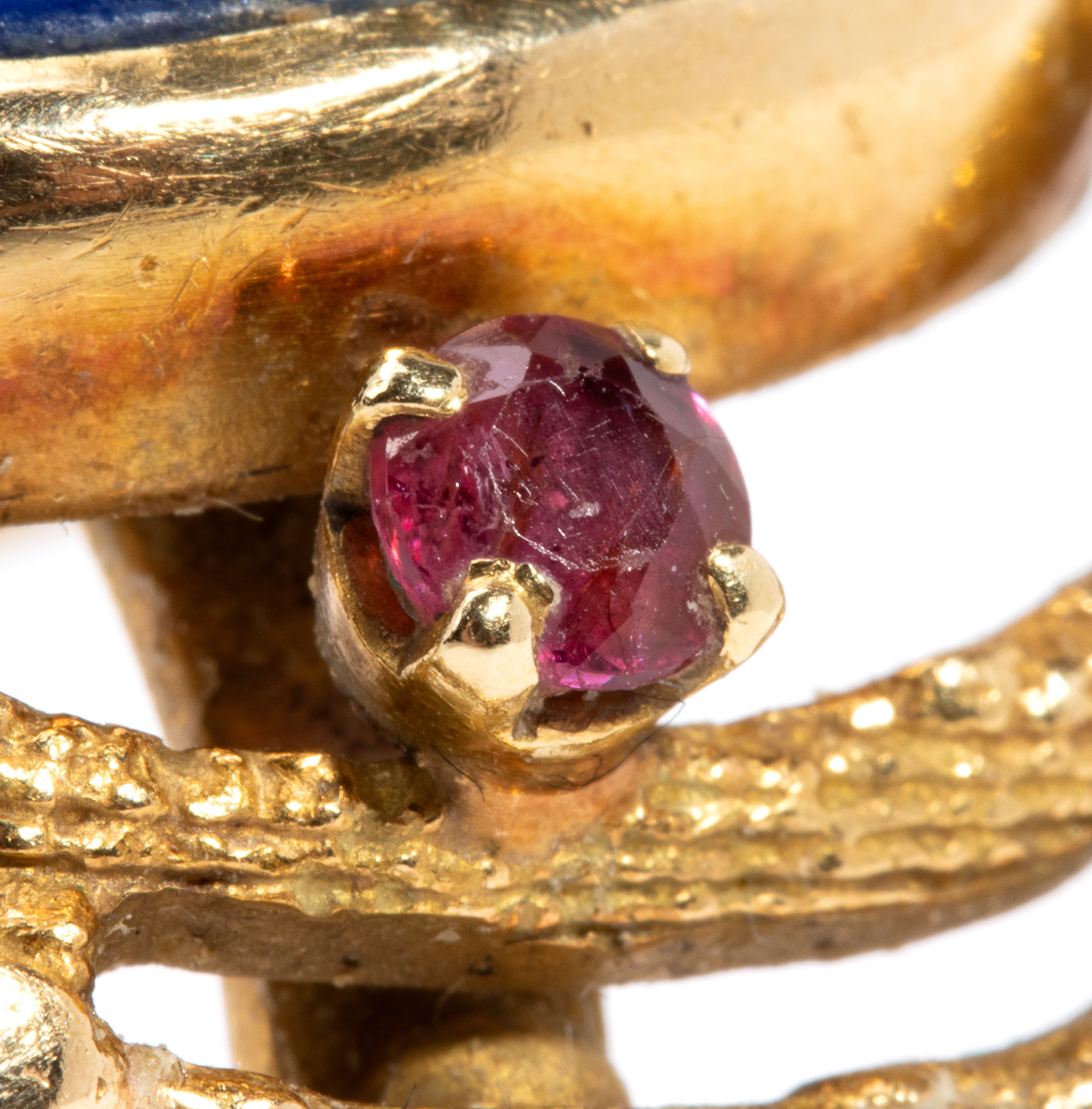 Anello in oro con lapislazzuli e rubini