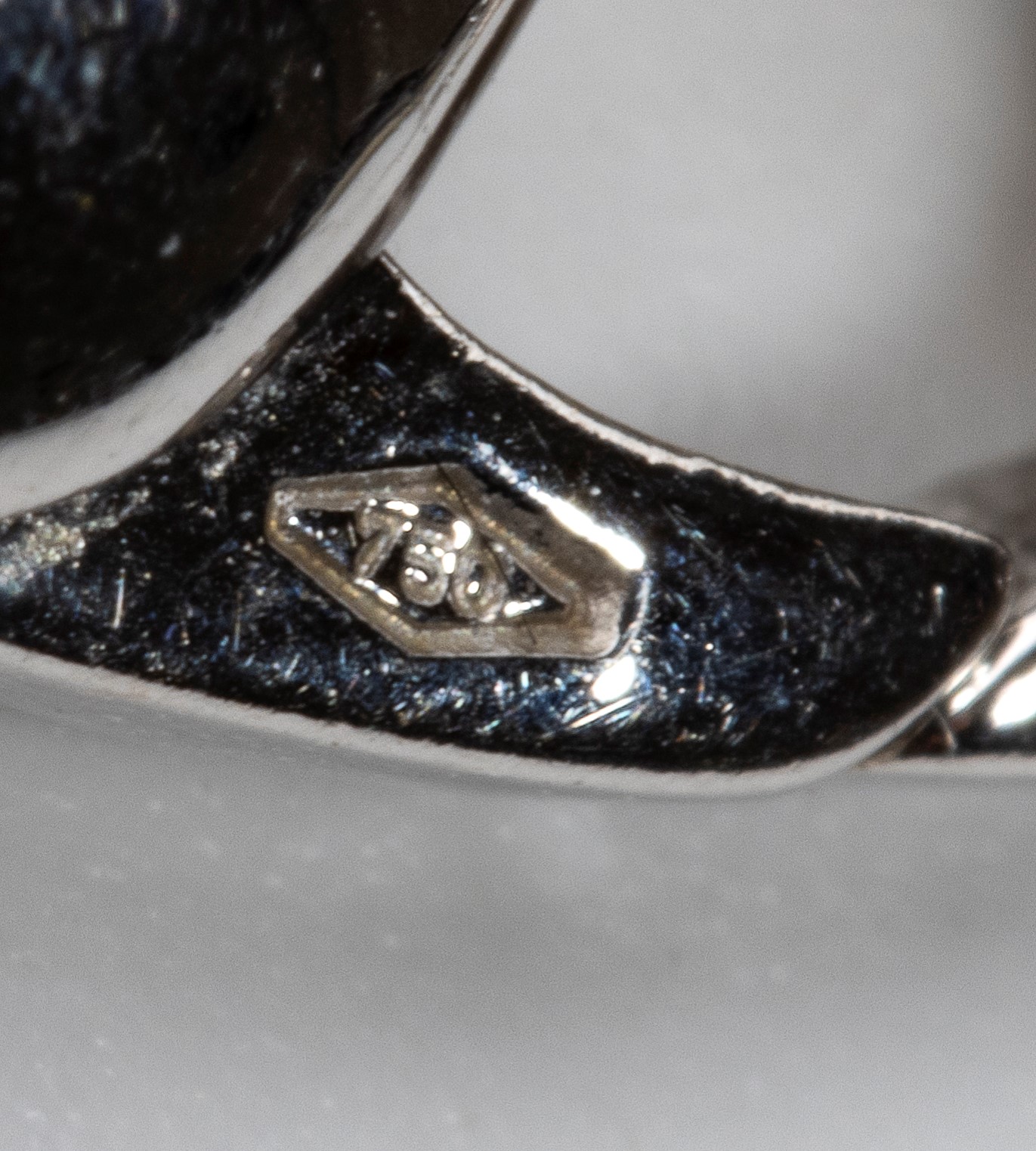 Collezione Bulgari Bulgari: Girocollo in oro bianco e onice