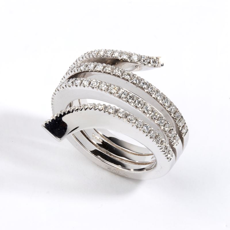 Anello in oro con diamanti