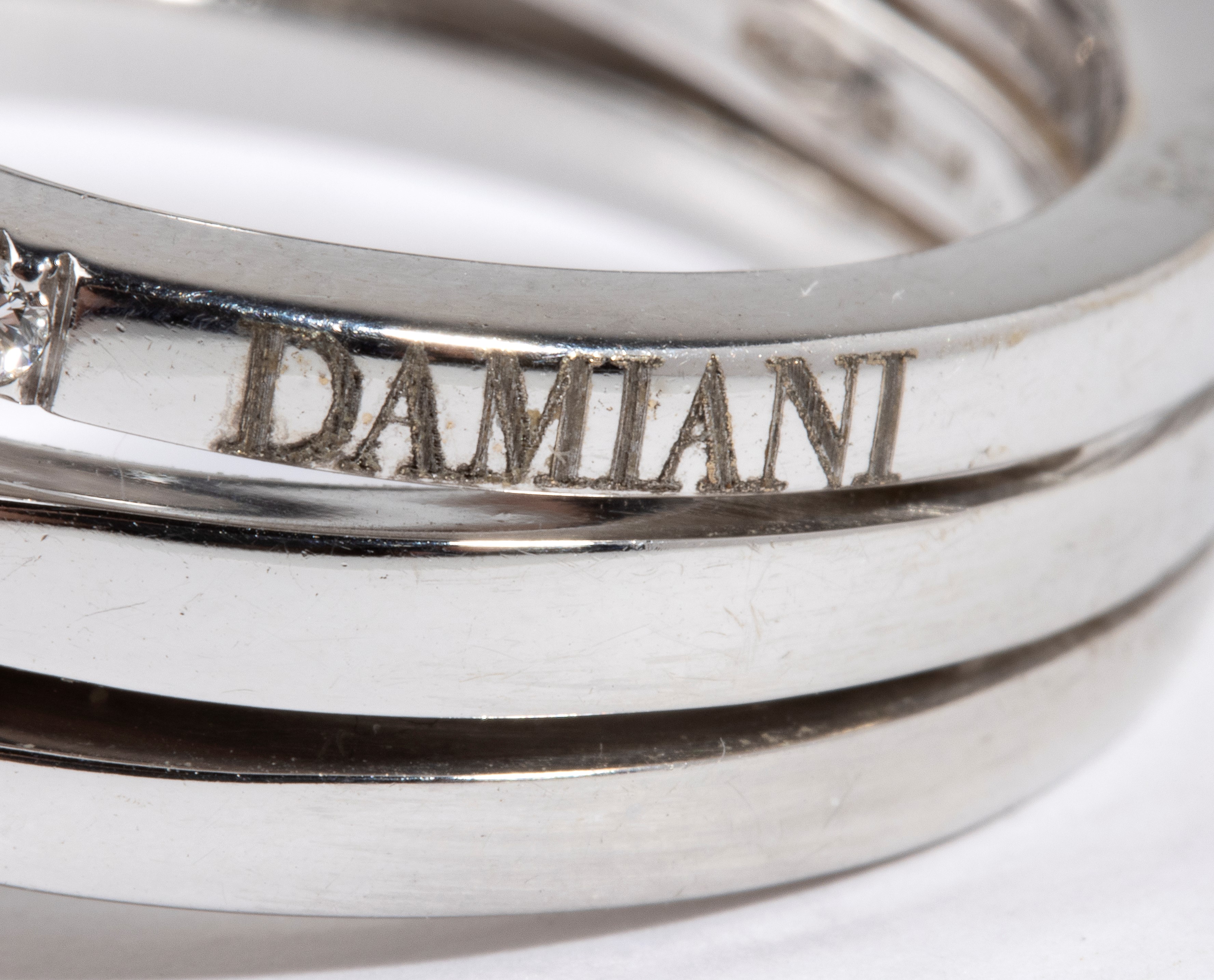 Anello in oro con diamanti