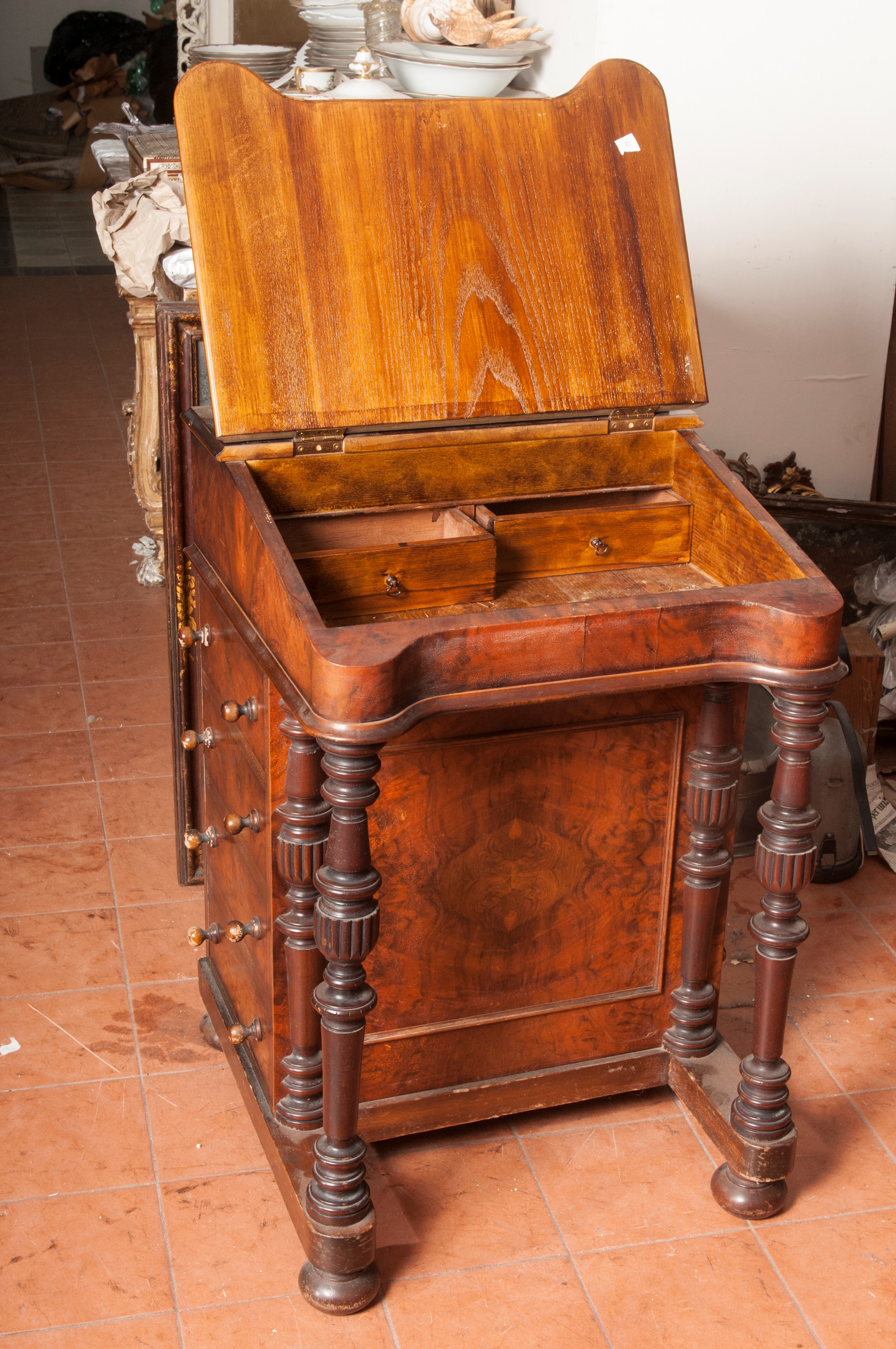Davemport a quattro cassetti, legno di mogano, piano a ribalta (metà XX secolo)