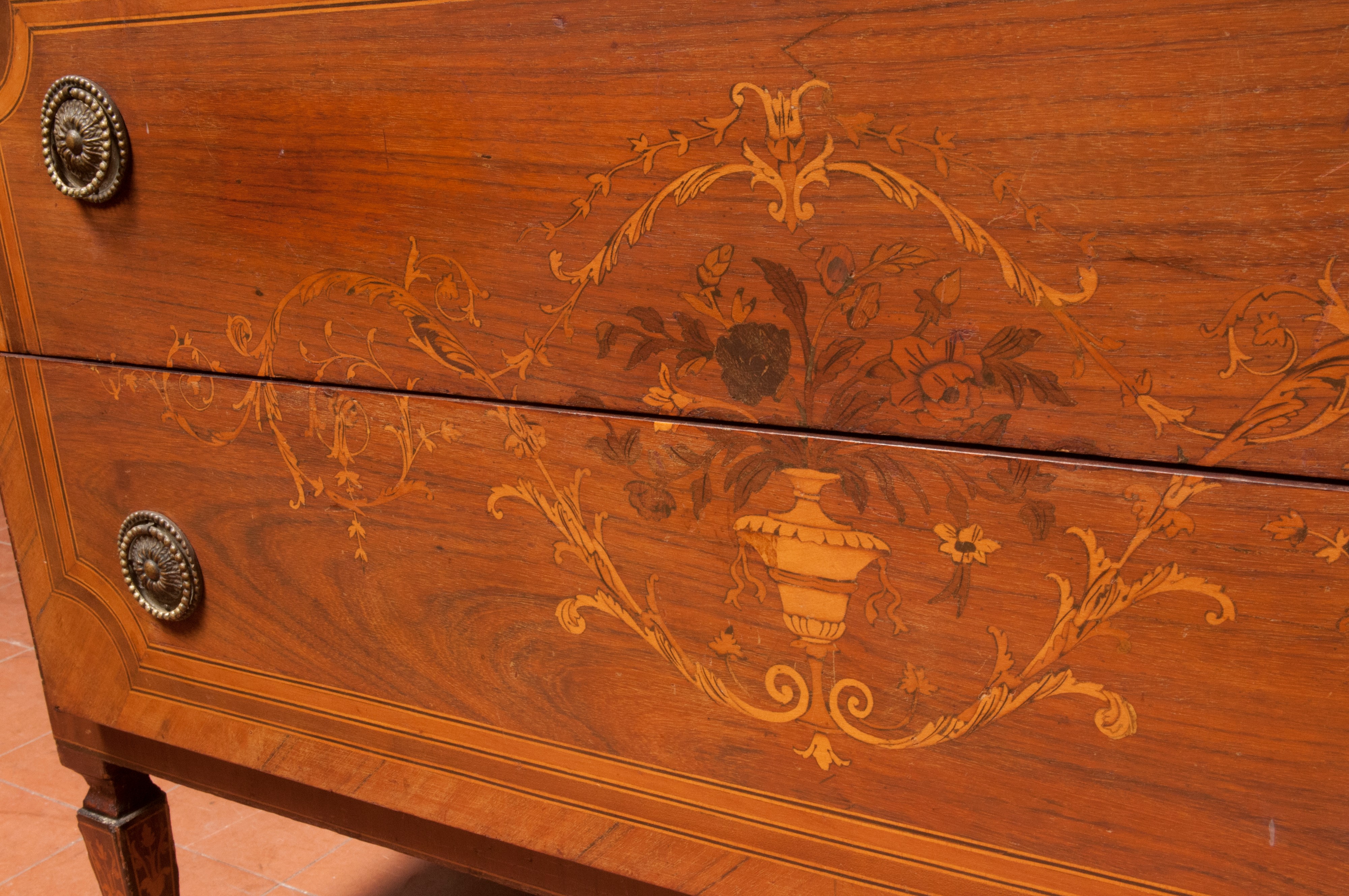 Cassettone a tre cassetti in legno, seconda metà XX secolo