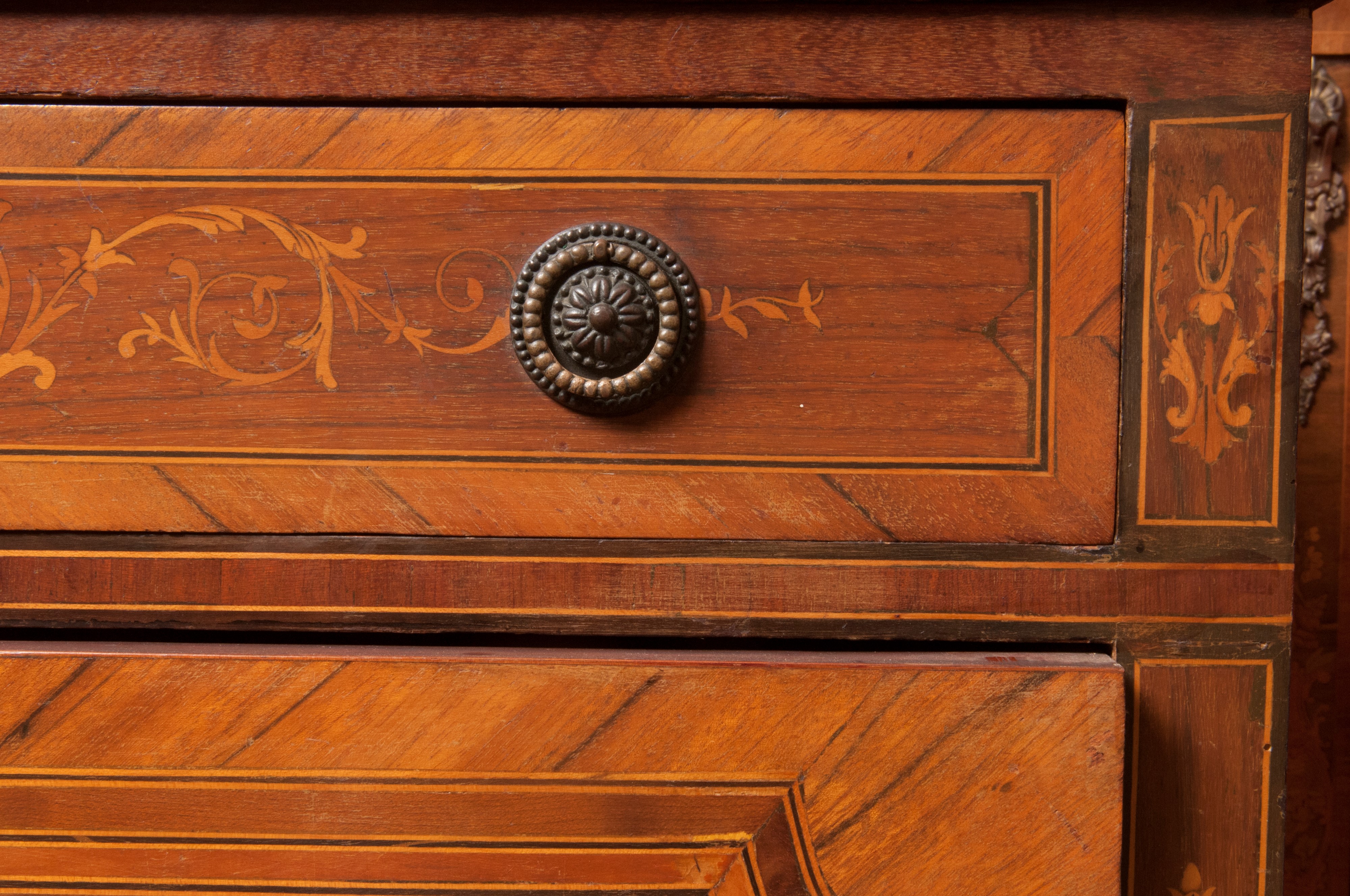Cassettone a tre cassetti in legno, seconda metà XX secolo
