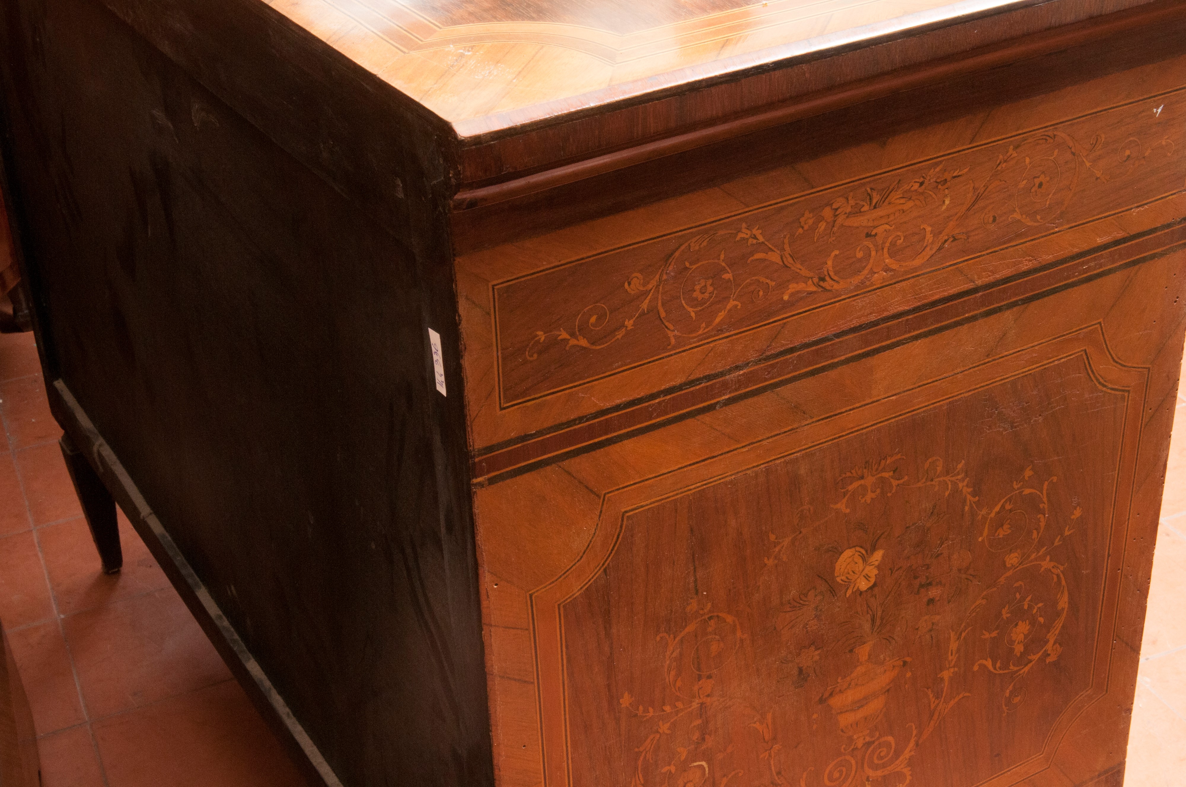 Cassettone a tre cassetti in legno, seconda metà XX secolo