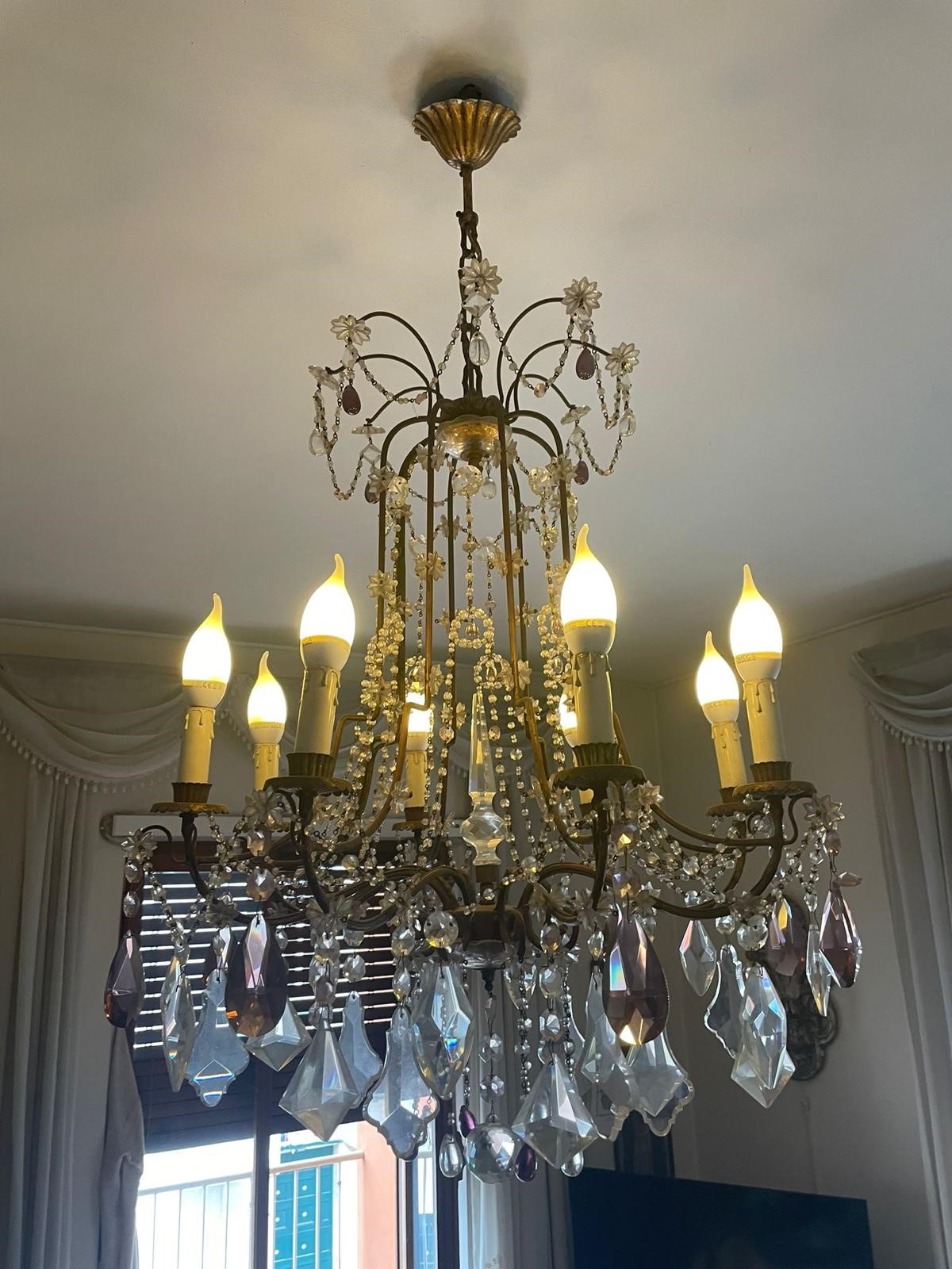 Lampadario in Sospensione Ad Otto Luci