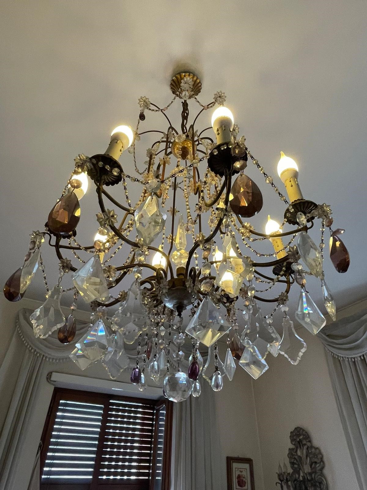 Lampadario in Sospensione Ad Otto Luci
