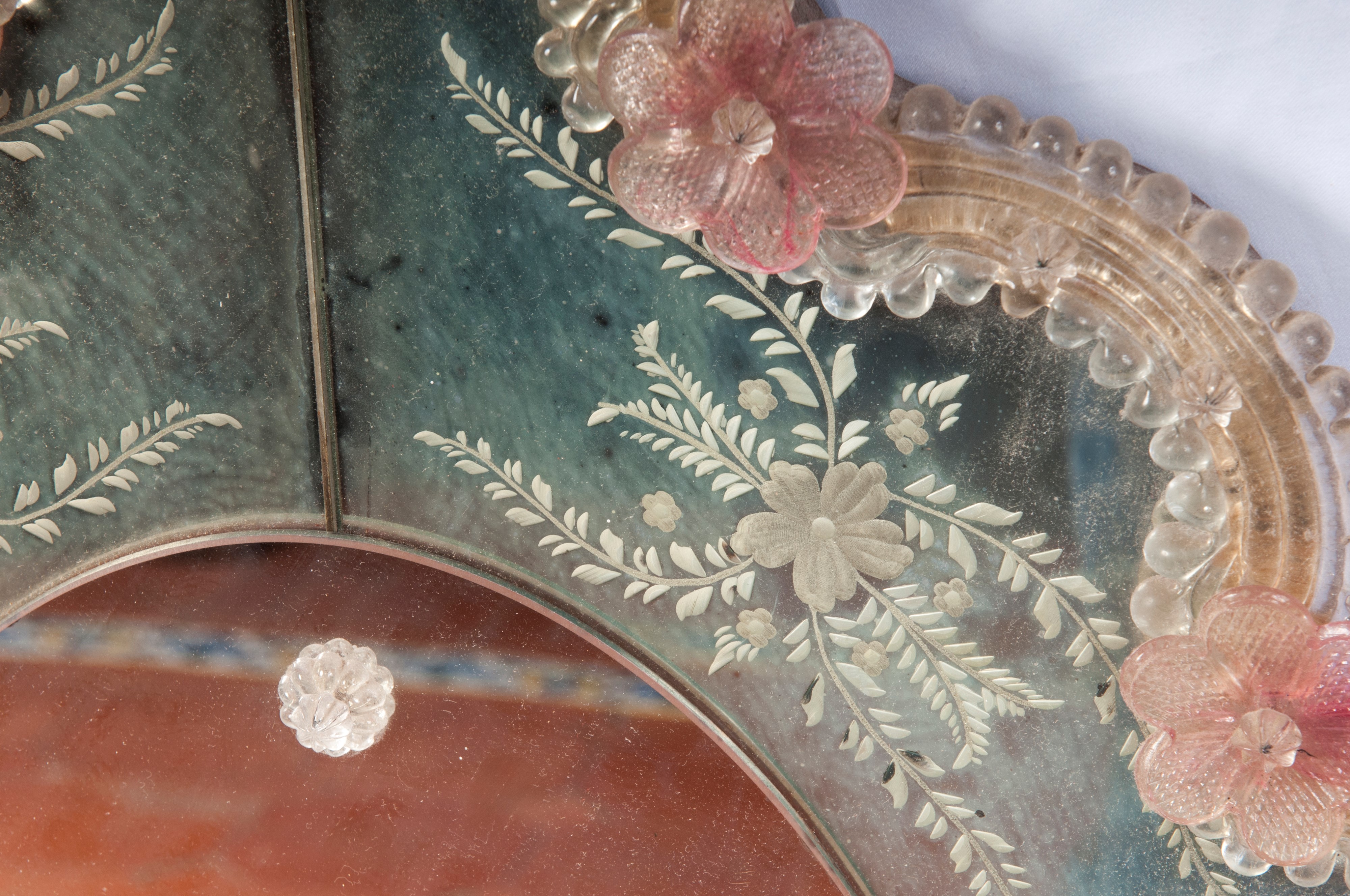 Specchiera di Murano da parete di forma ovale