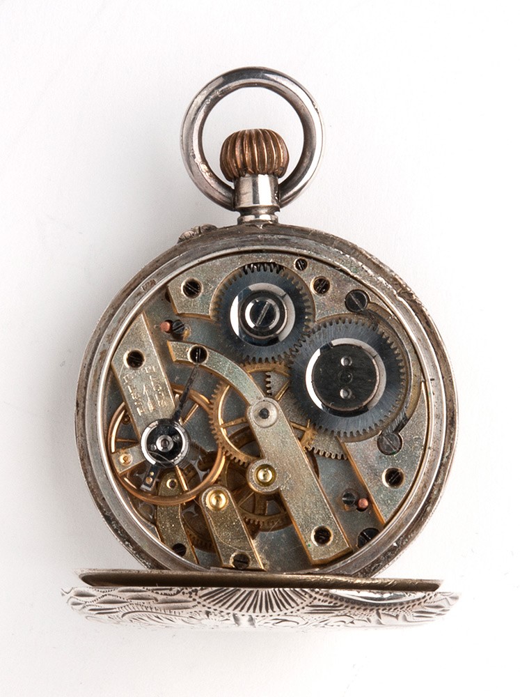 Orologio da tasca svizzero, cassa in argento 800/1000 inciso e quadrante in smalto bianco