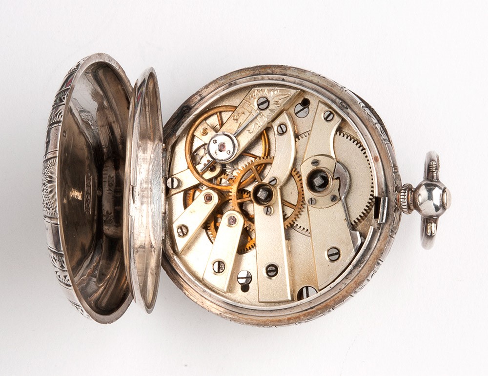 Orologio da tasca svizzero, cassa in argento 935/1000 con incisioni floreali