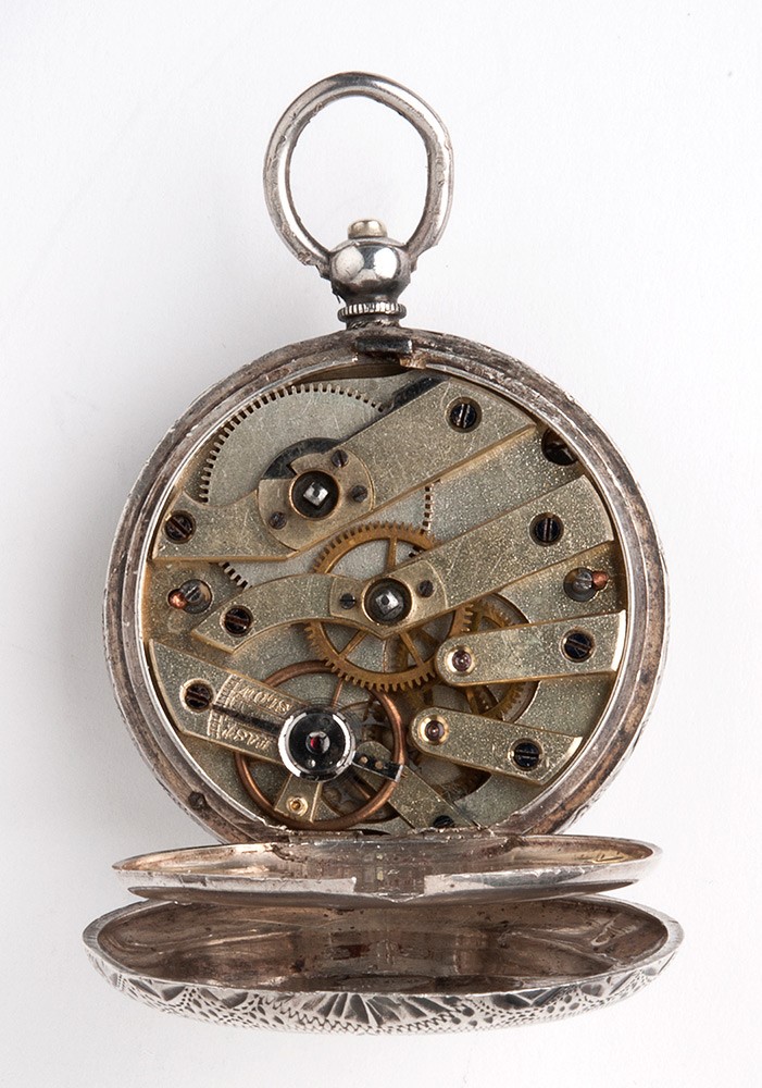 Orologio da tasca svizzero, cassa in argento 935/1000 con incisioni floreali