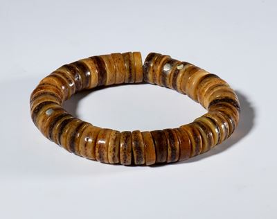 Bracciale ornamentale in grani d’osso, Tibet, XIX secolo