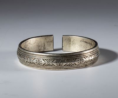 Bracciale ornamentale, argento, Tibet, XIX secolo