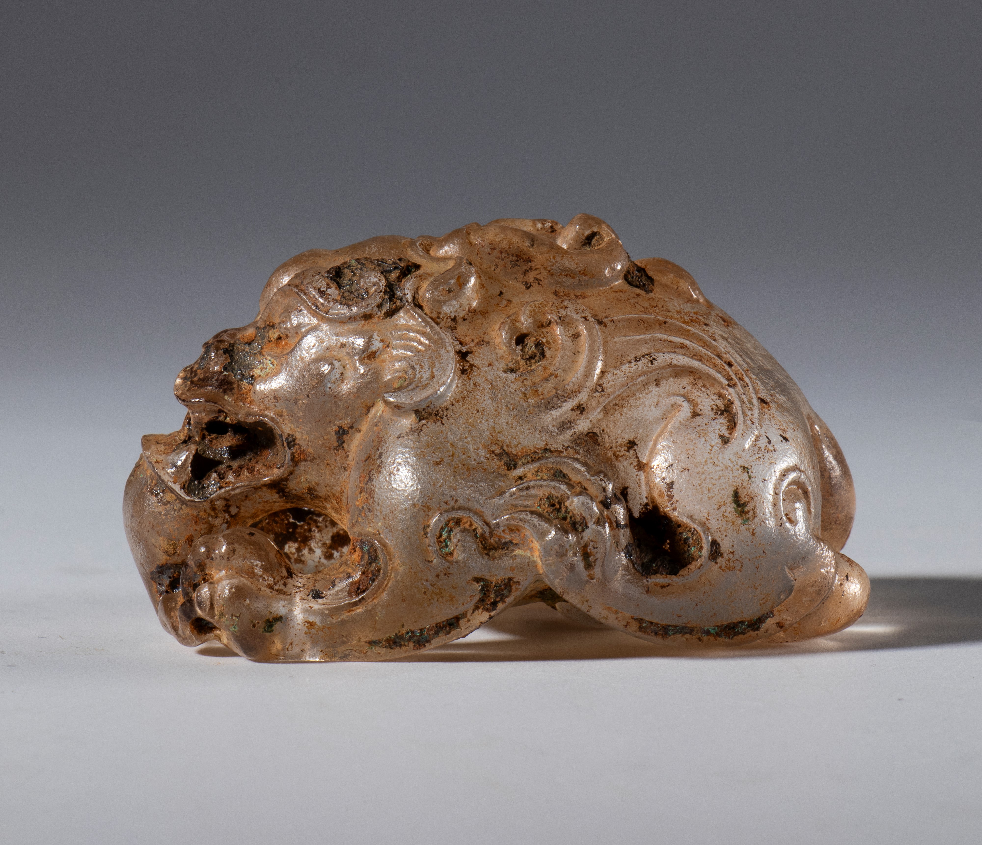 Cina, dinastia Qing (1644-1911), XVIII secolo, Scultura in cristallo raffigurante animale mitico