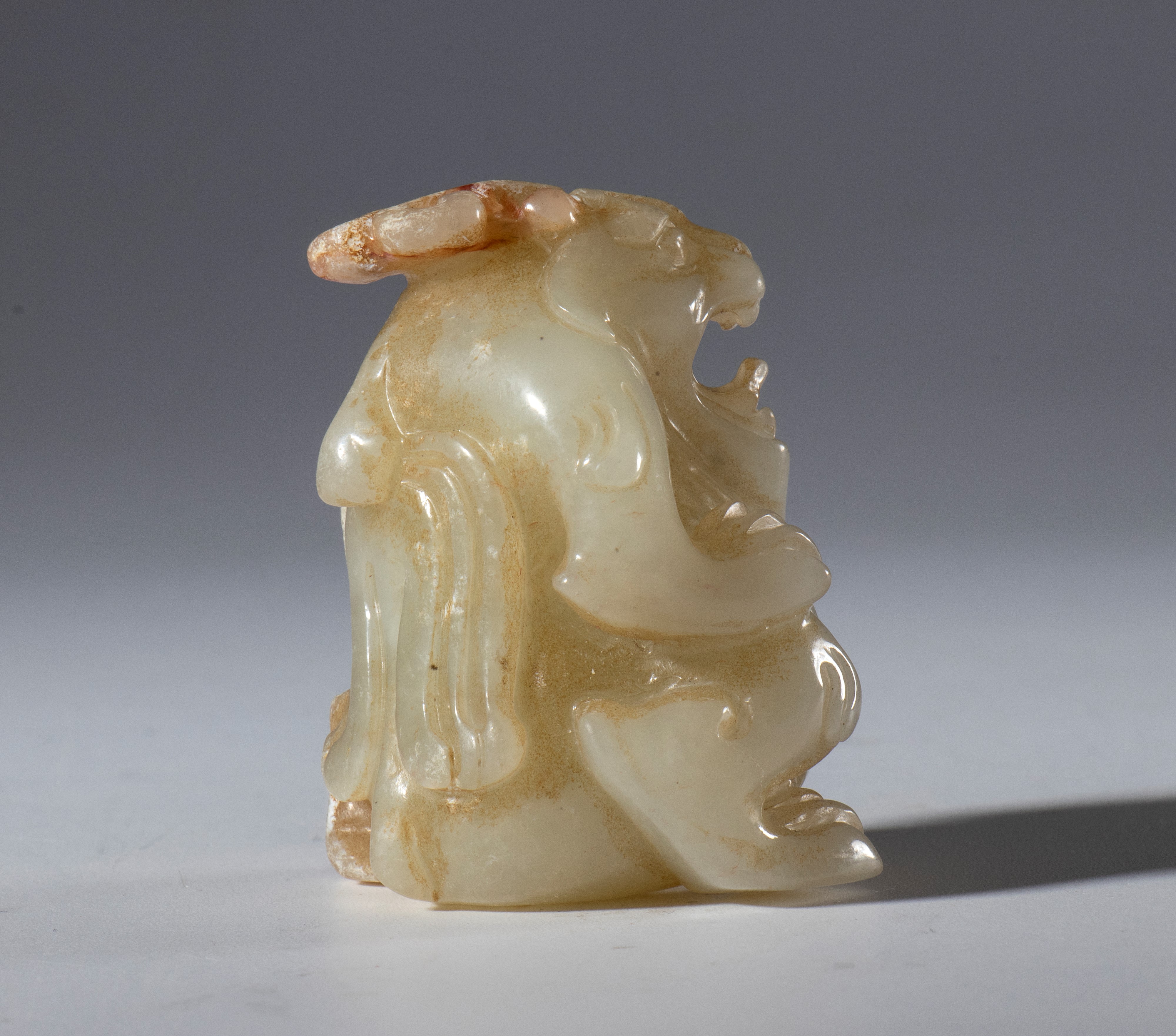 Giada Hotan, piccola scultura di orso, Cina, dinastia Qing (1644-1912), XIX secolo