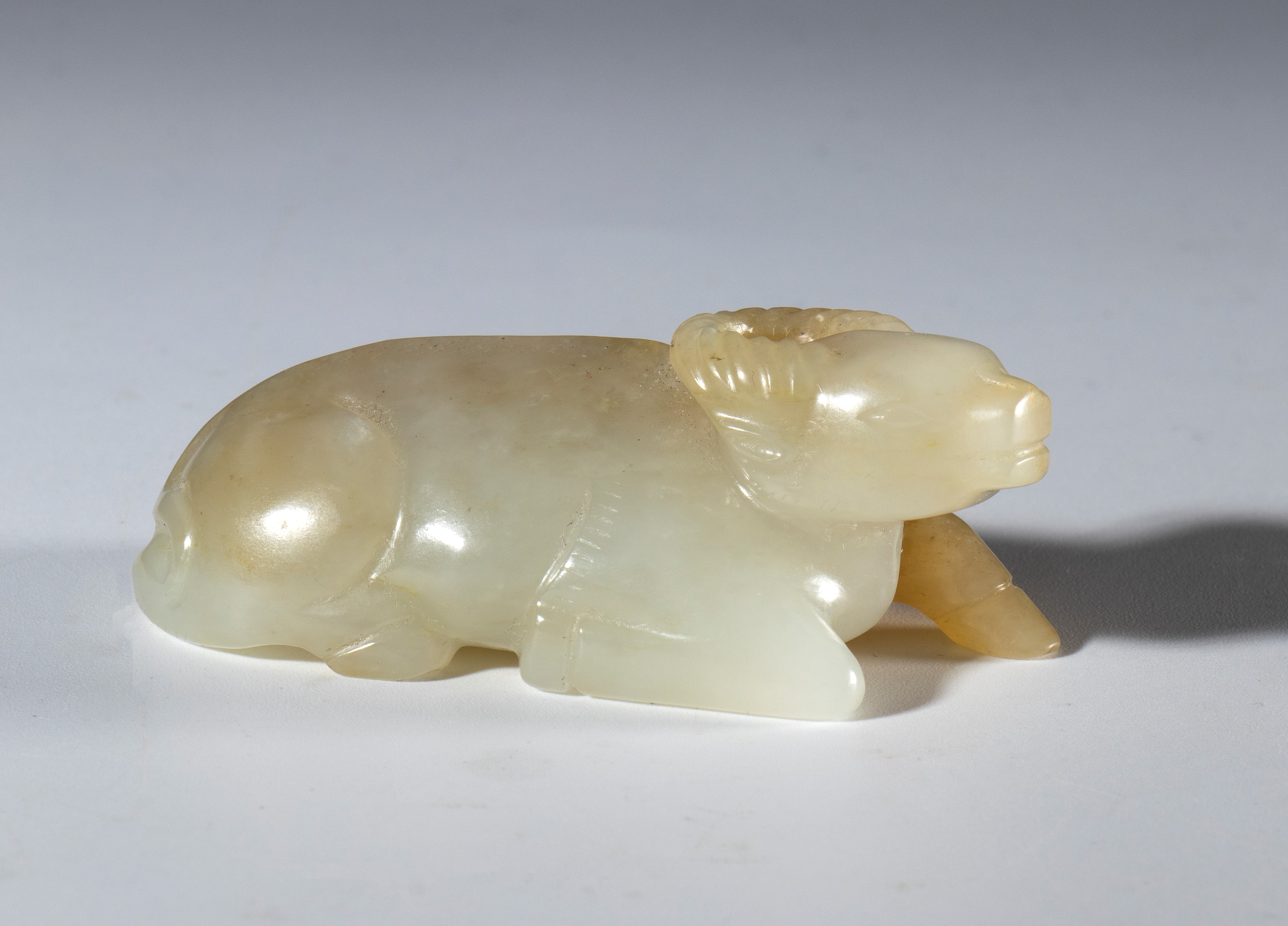 Scultura in giada Hotan raffigurante un bufalo d’acqua, Cina, dinastia Qing, XIX secolo