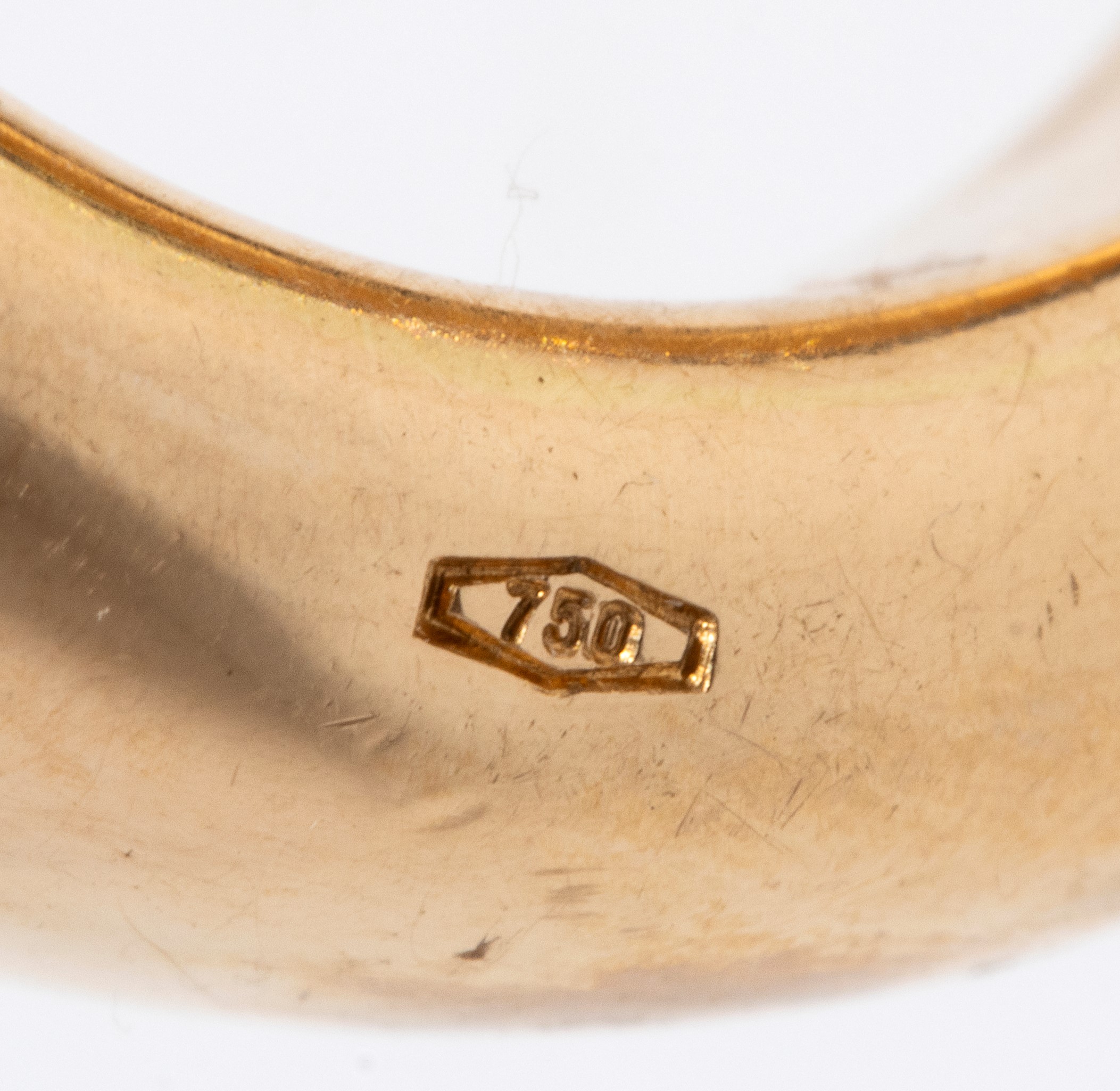 Anello a fascia in oro