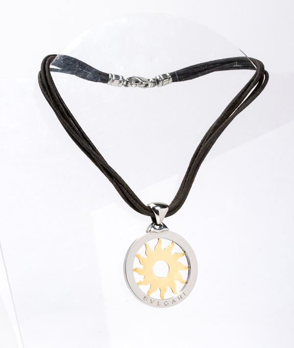 BULGARI - Collezione TONDO: girocollo con pendente sole in oro e acciaio
