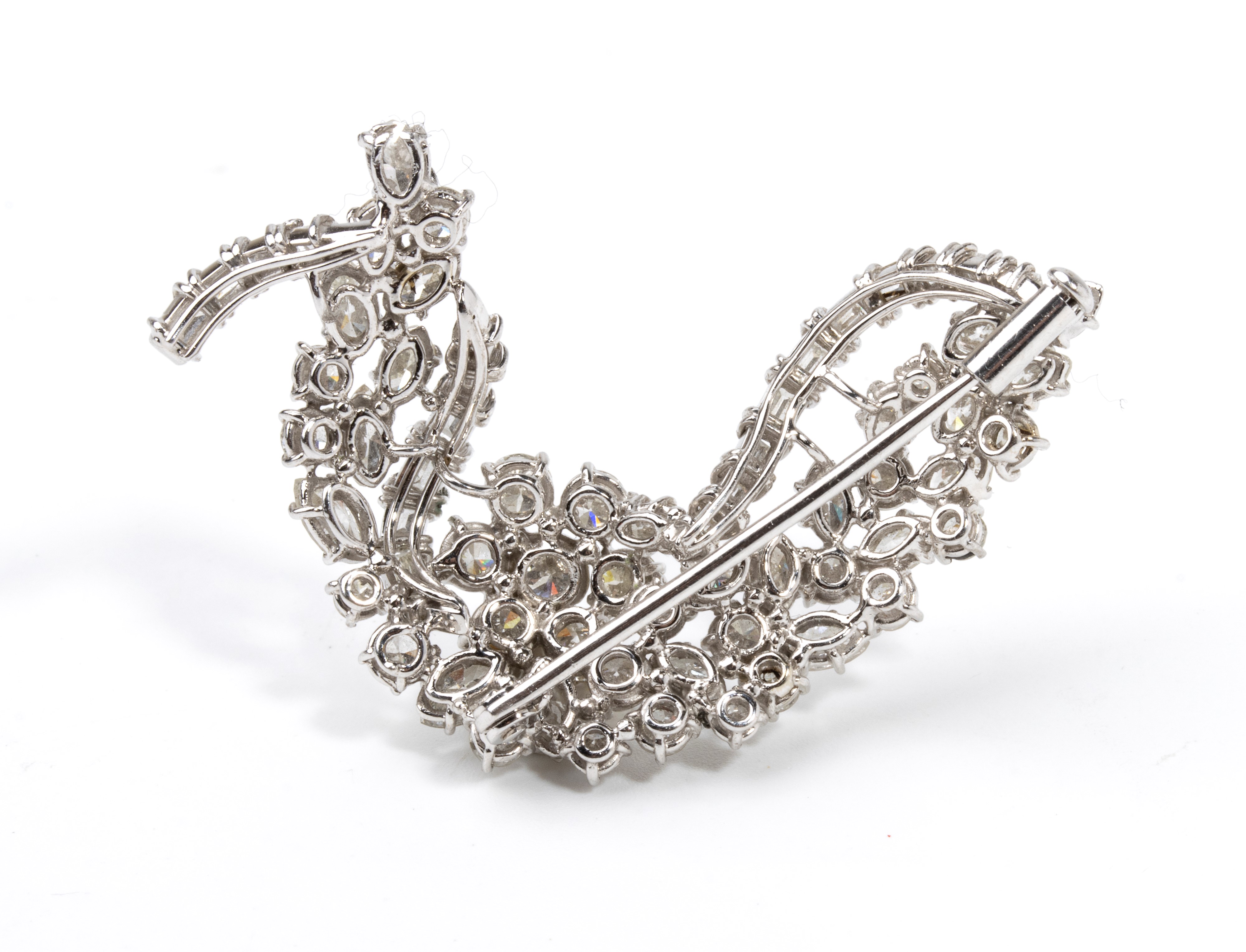 Spilla a nastro floreale in oro e diamanti