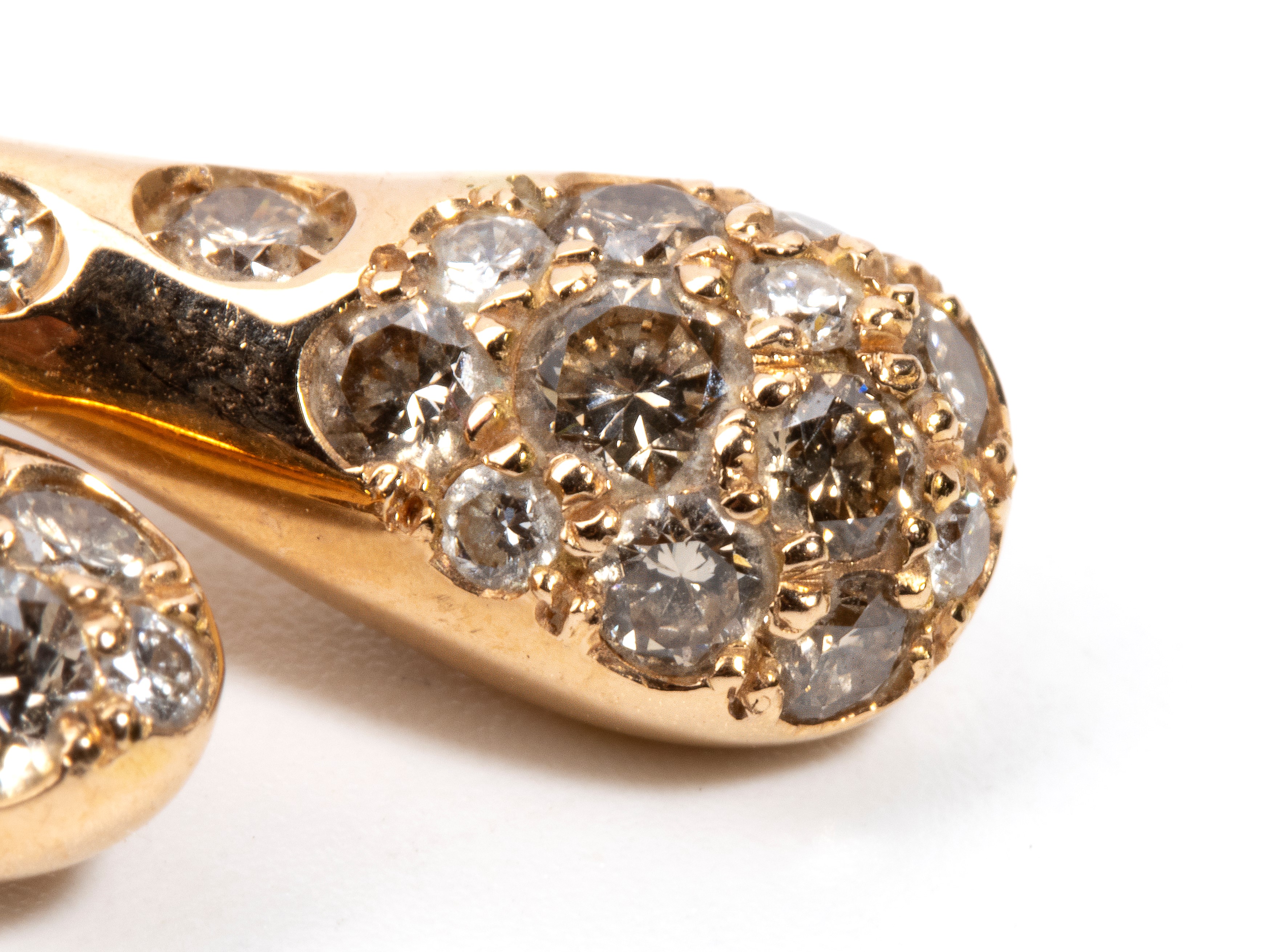 Paio di orecchini in oro con diamanti