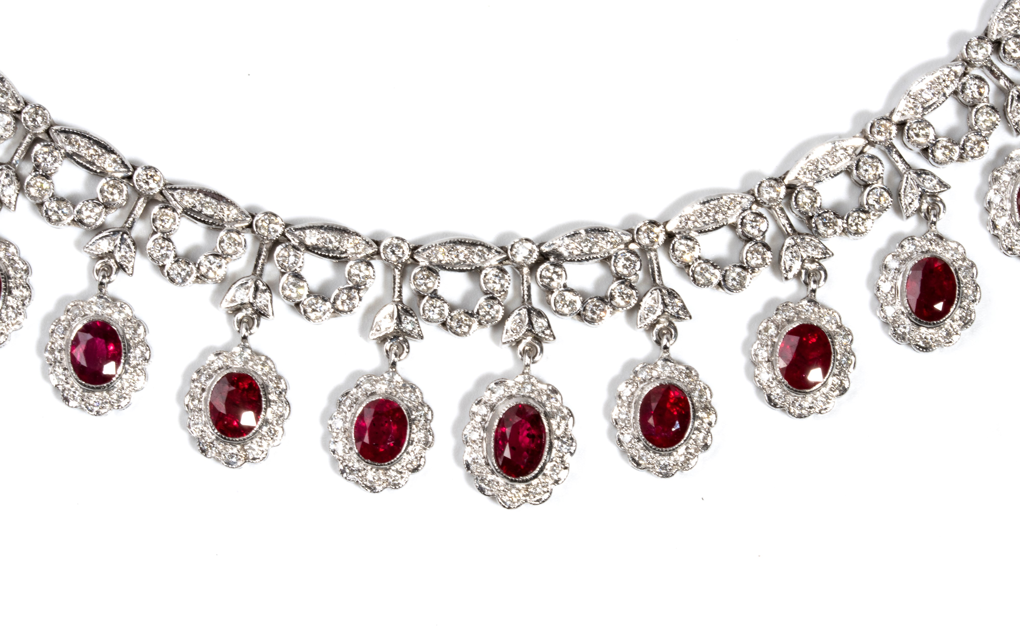 Girocollo in oro con diamanti e rubini