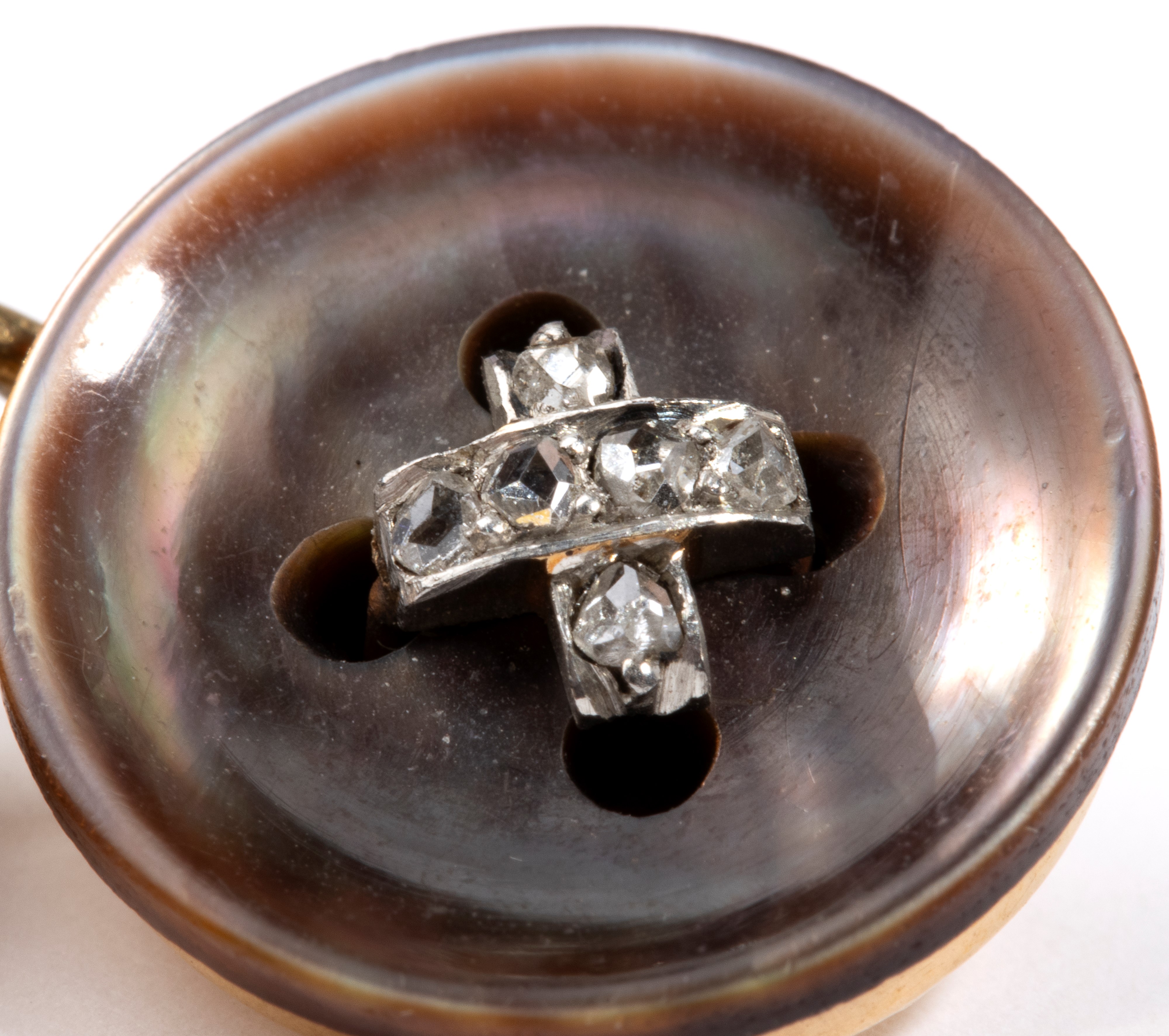 Set di gemelli e bottoni da sparato, oro 18k con madreperla scura e diamanti (anni ’20)