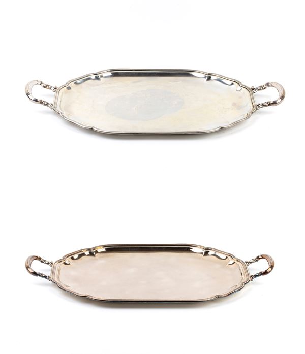 Lotto di due vassoi italiani in argento