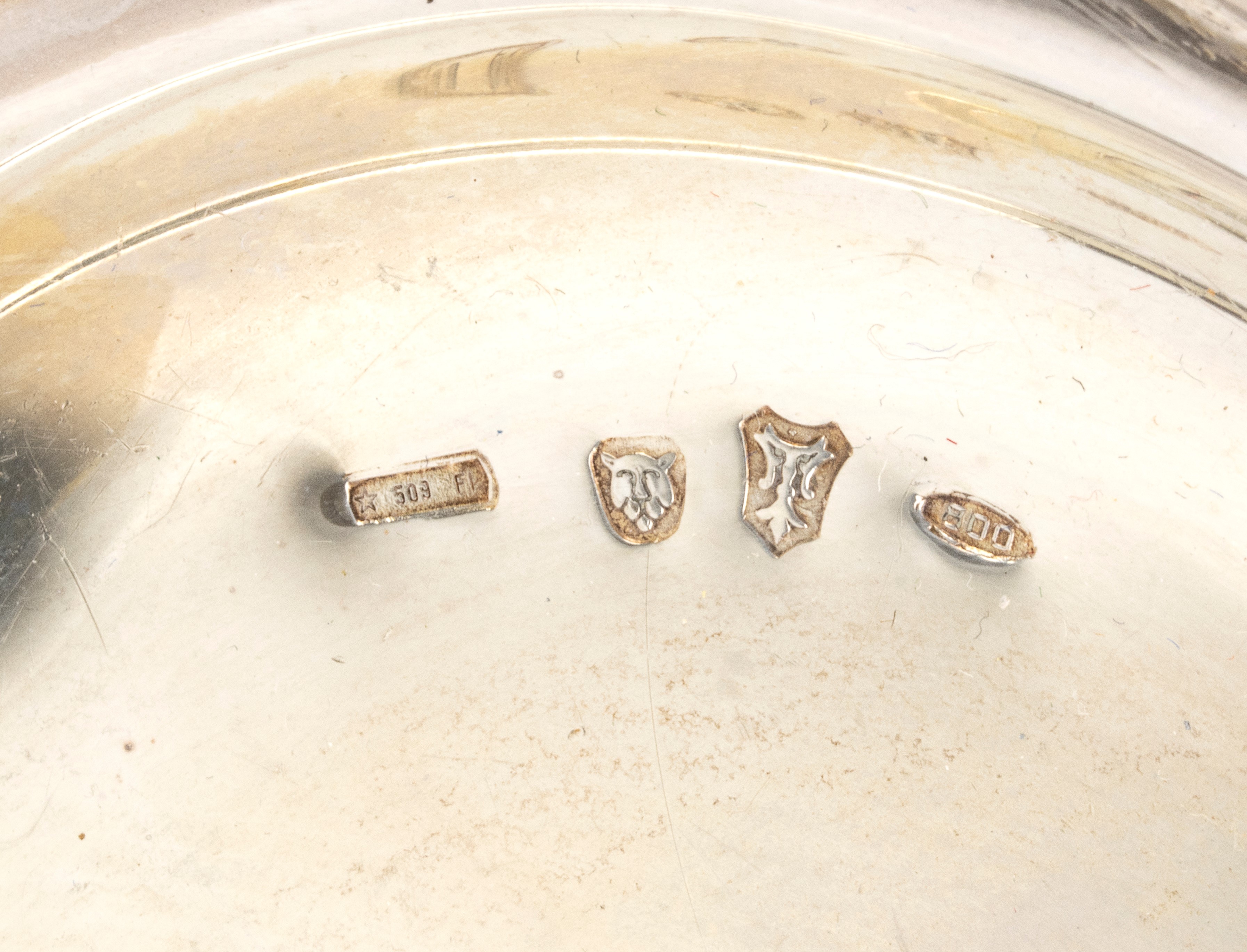 Vassoio italiano rettangolare in argento 800/1000, con punzoni "* 800 - 509 FI"