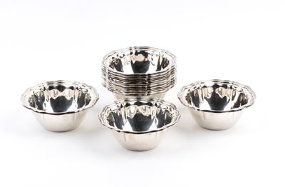 Coppette italiane in argento 800, 12 esemplari, metà XX secolo