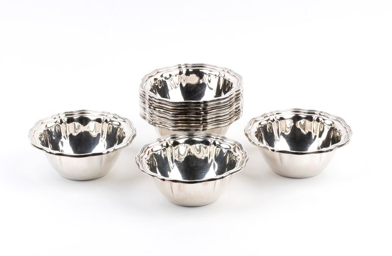Coppette italiane in argento 800, 12 esemplari, metà XX secolo