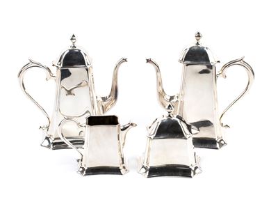 Servizio tre bricchi italiani in argento 800/1000, metà XX secolo