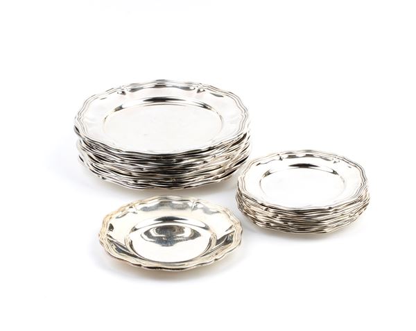Lotto di 24 piattini italiani in argento