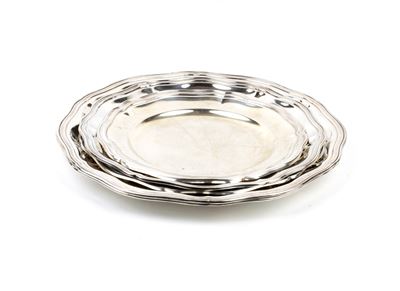 Lotto di cinque vassoi in argento 800/1000, metà XX secolo
