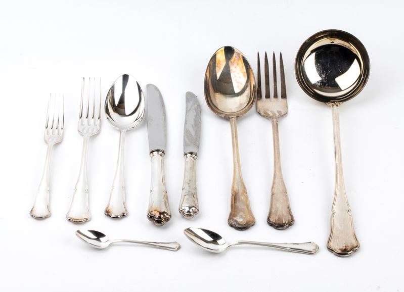 Broggi - Servizio di posate italiano in argento 800/1000 per 12 persone (99 pezzi), metà XX secol...