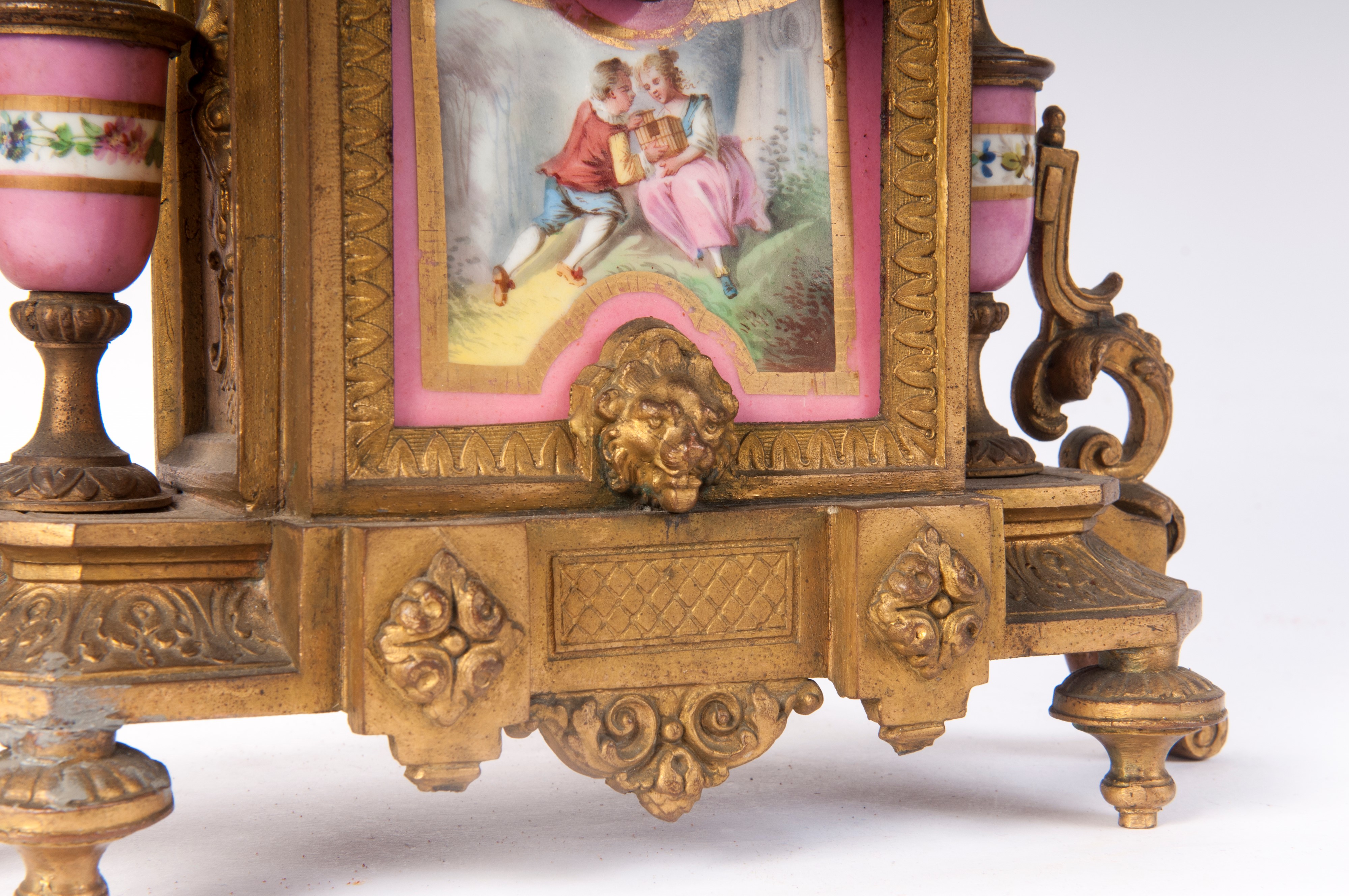Orologio da appoggio barocco, bronzo e porcellana, seconda metà XIX secolo