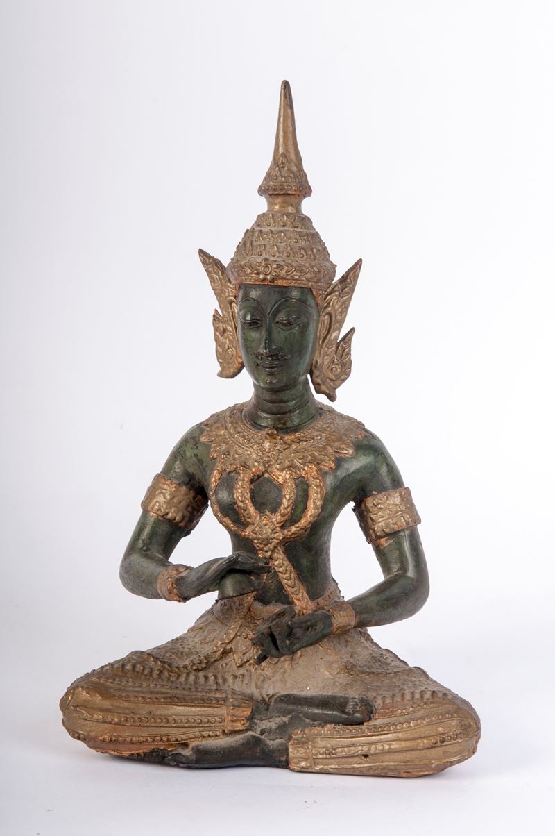 Figura femminile seduta in bronzo